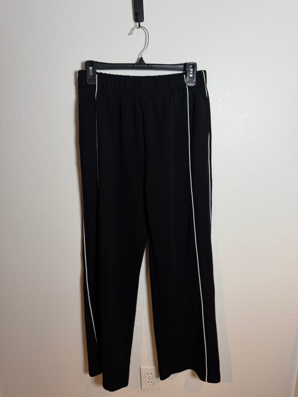 Women’s Black & White Matching Set Size Medium