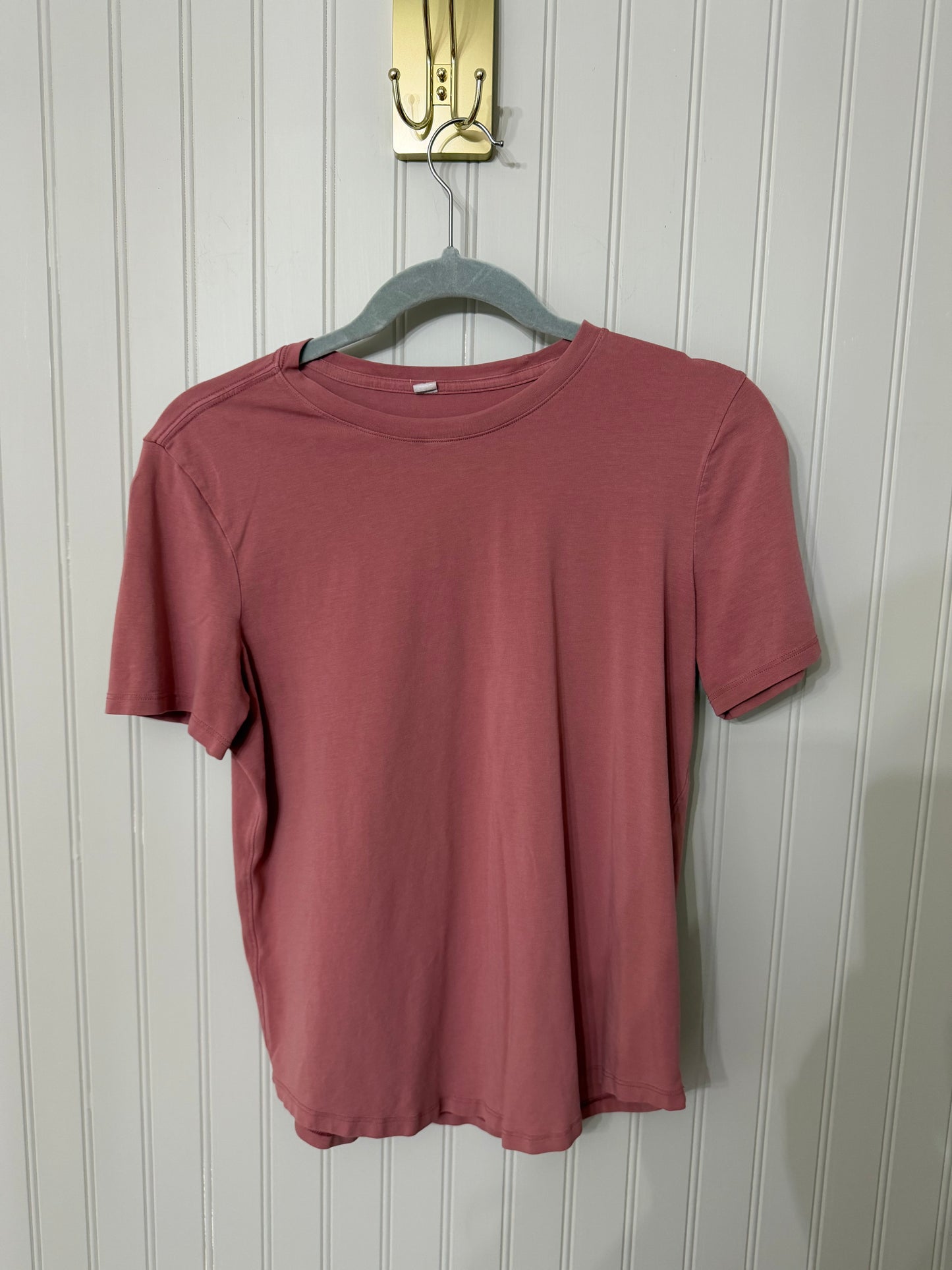 Lululemon Tee Women’s Size 6