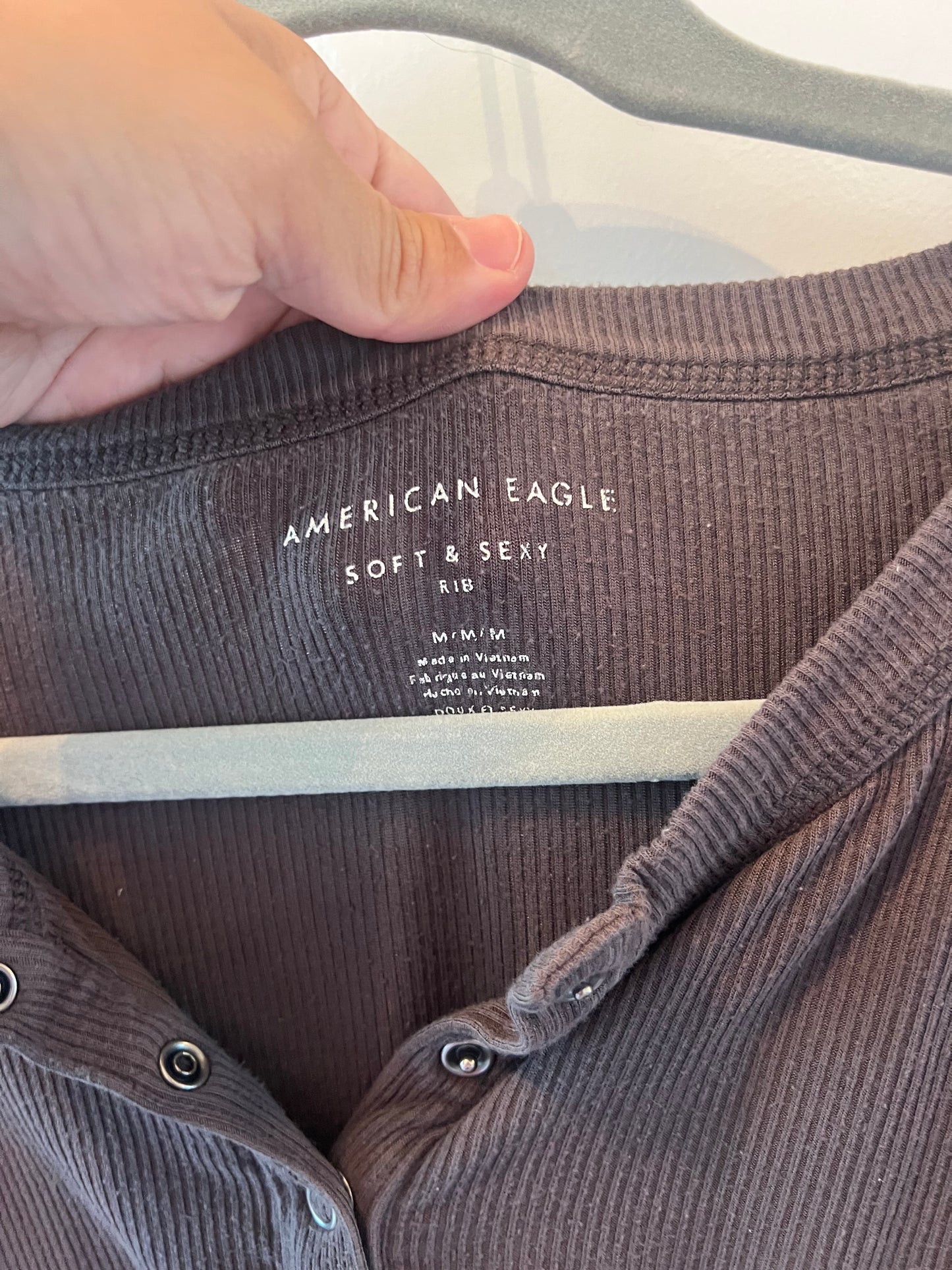 American Eagle Soft & Sexy Ribbed Long Sleeve Henley Women’s Size Medium Gray