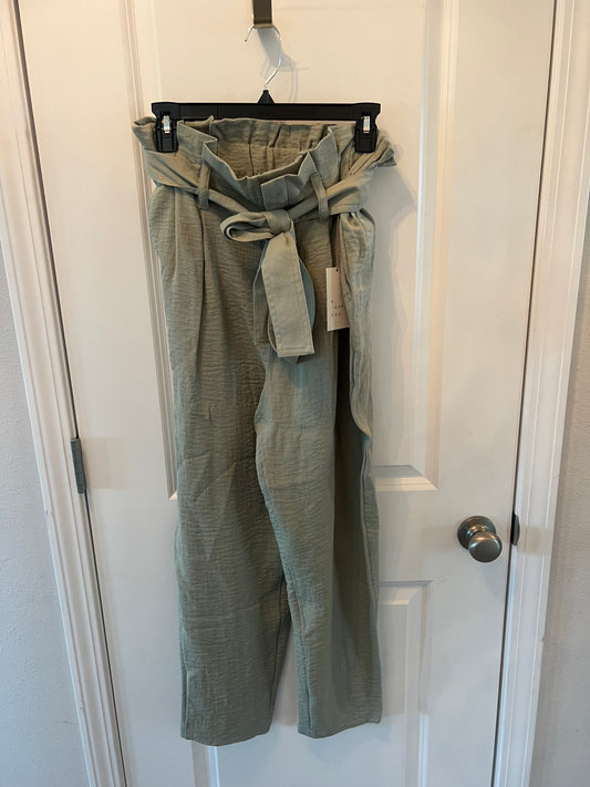 A New Day Paperbag Pants Women’s Size Small Olive