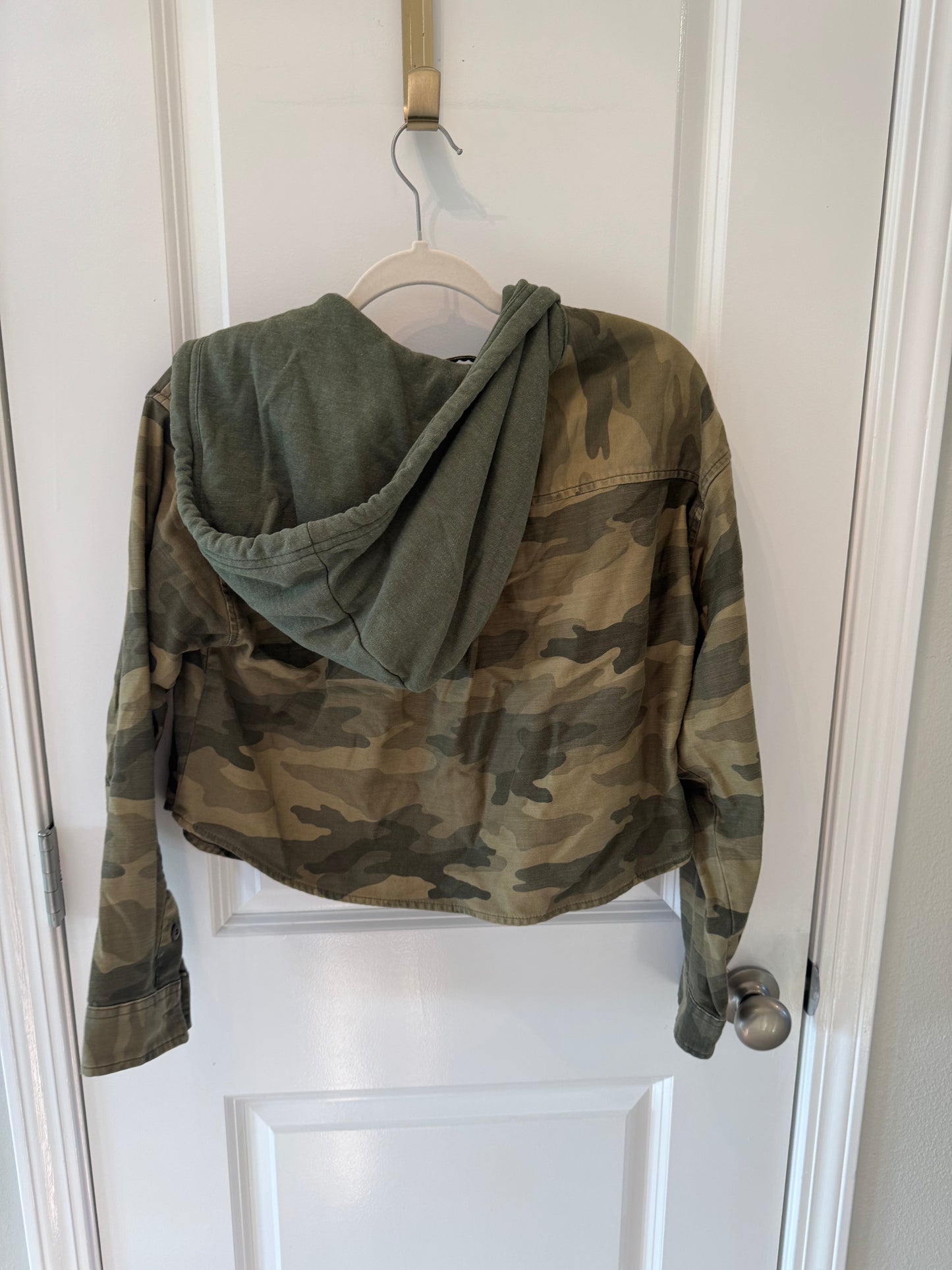American Eagle Cropped Camo Shirt Jacket Women’s Small