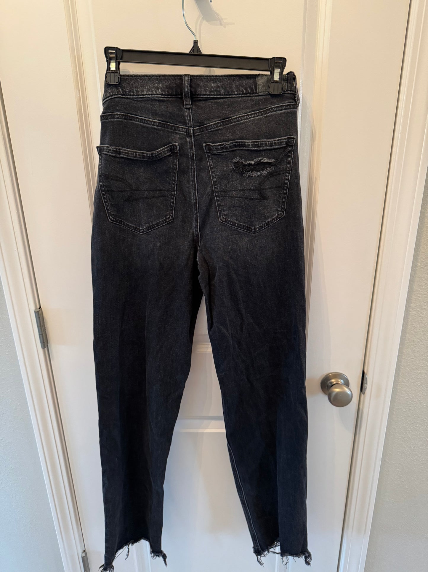 American Eagle Heavily Distressed Jeans Women’s 4 Long Black