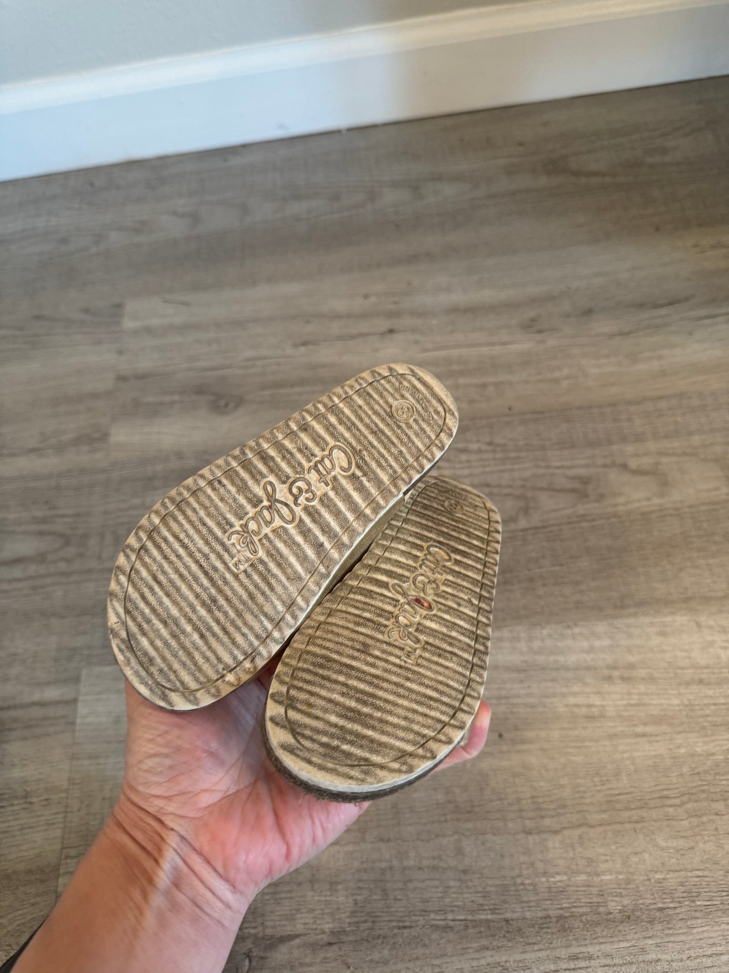 Toddler Girl Gold Sandals Size 8