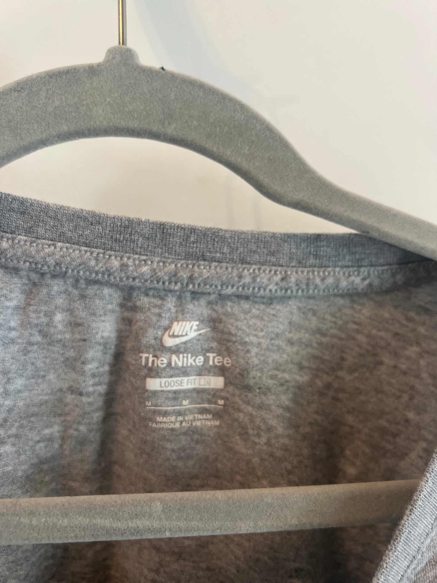 Women’s Nike Cropped Tee Size M