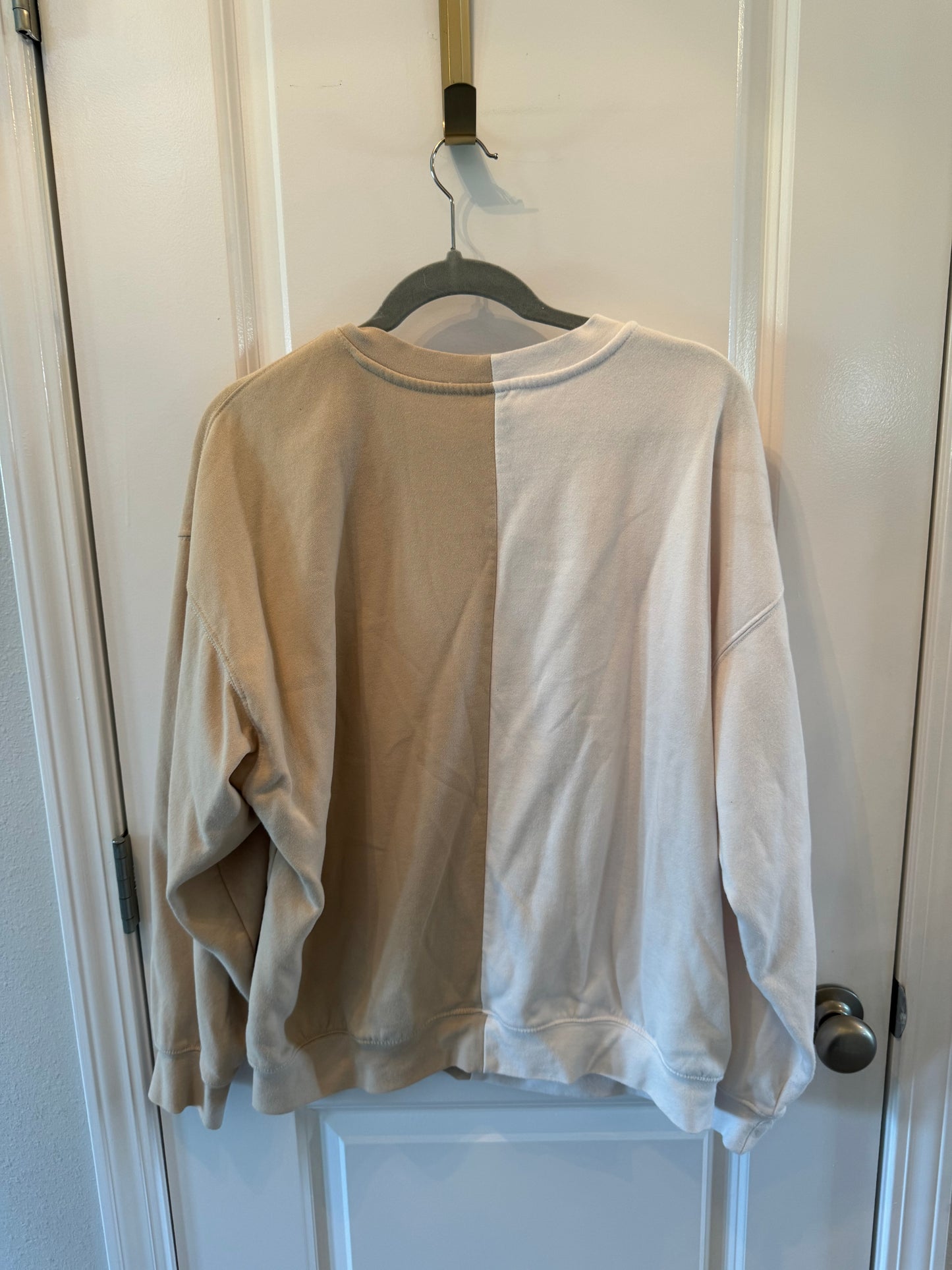 H&M Oversized Mash Graphic Sweatshirt Women’s Size Large Cream White