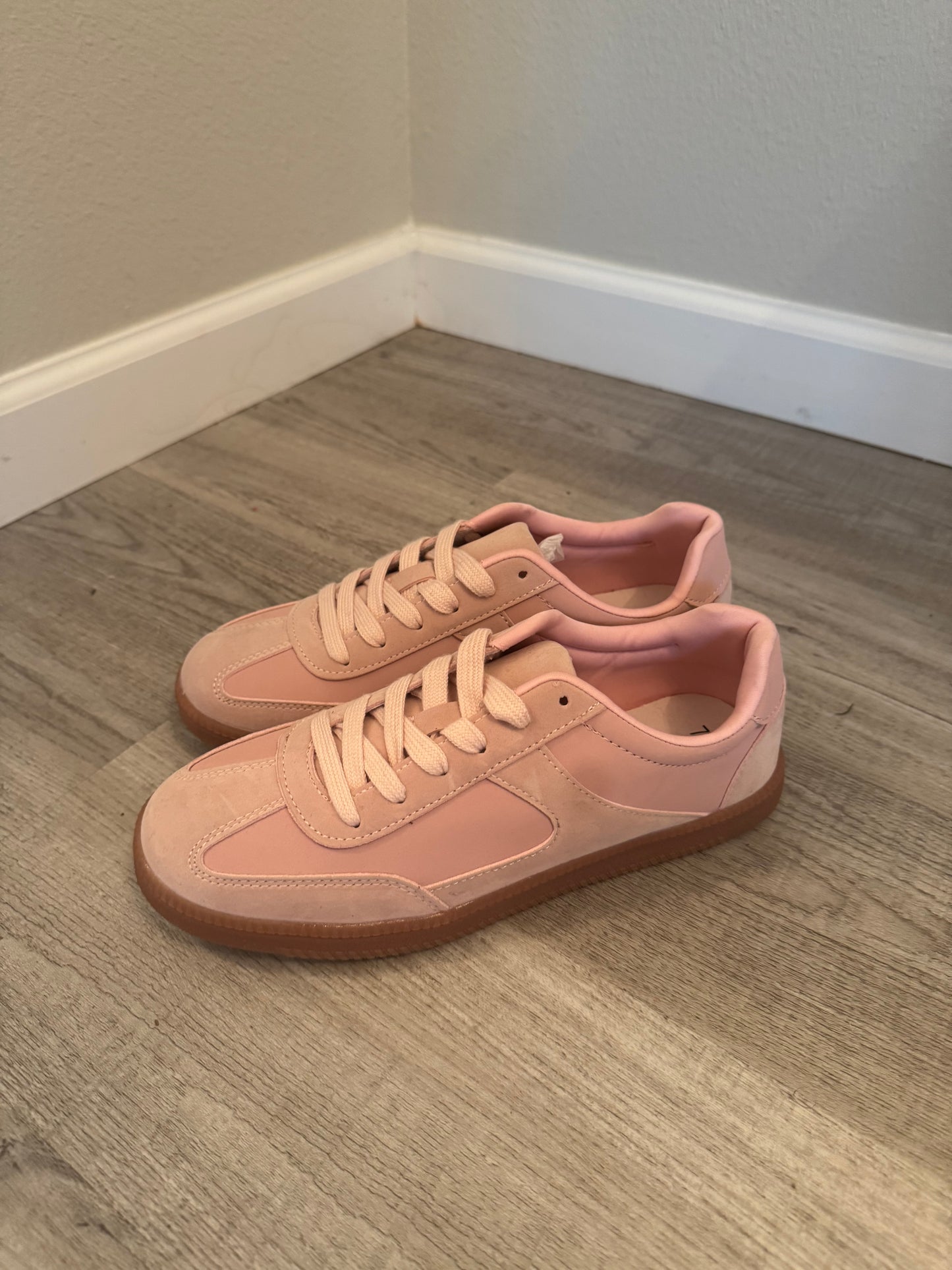 Lace Up Sneakers Women’s Size 7.5 Pink NWT