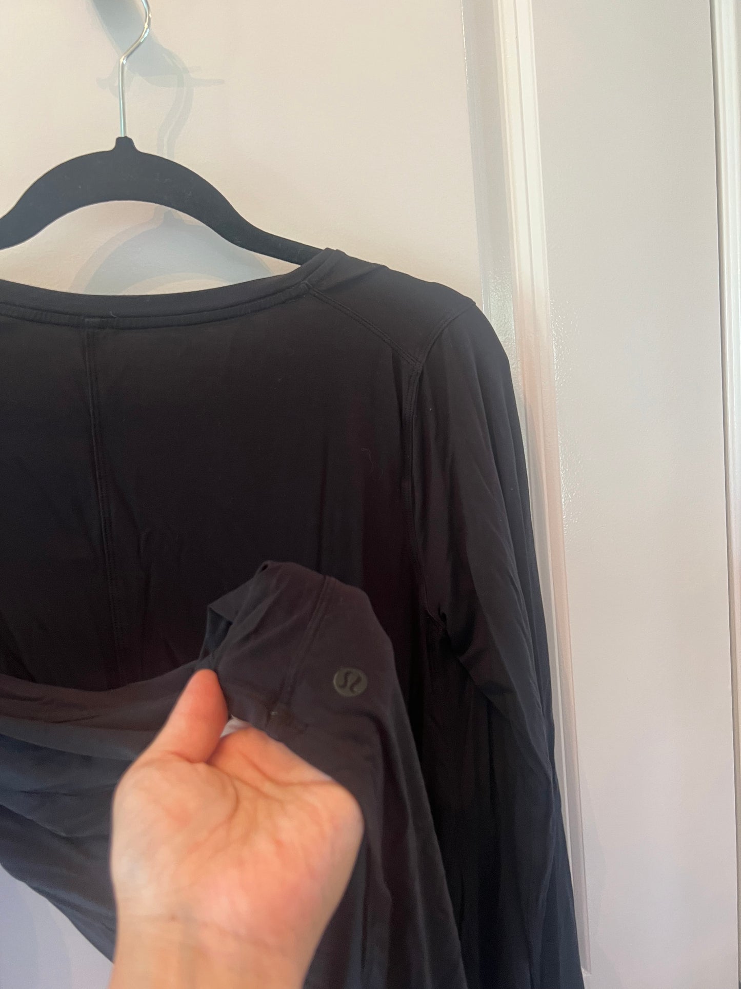 Lululemon VNeck Long Sleeve Tunic Women’s Size 8 Black