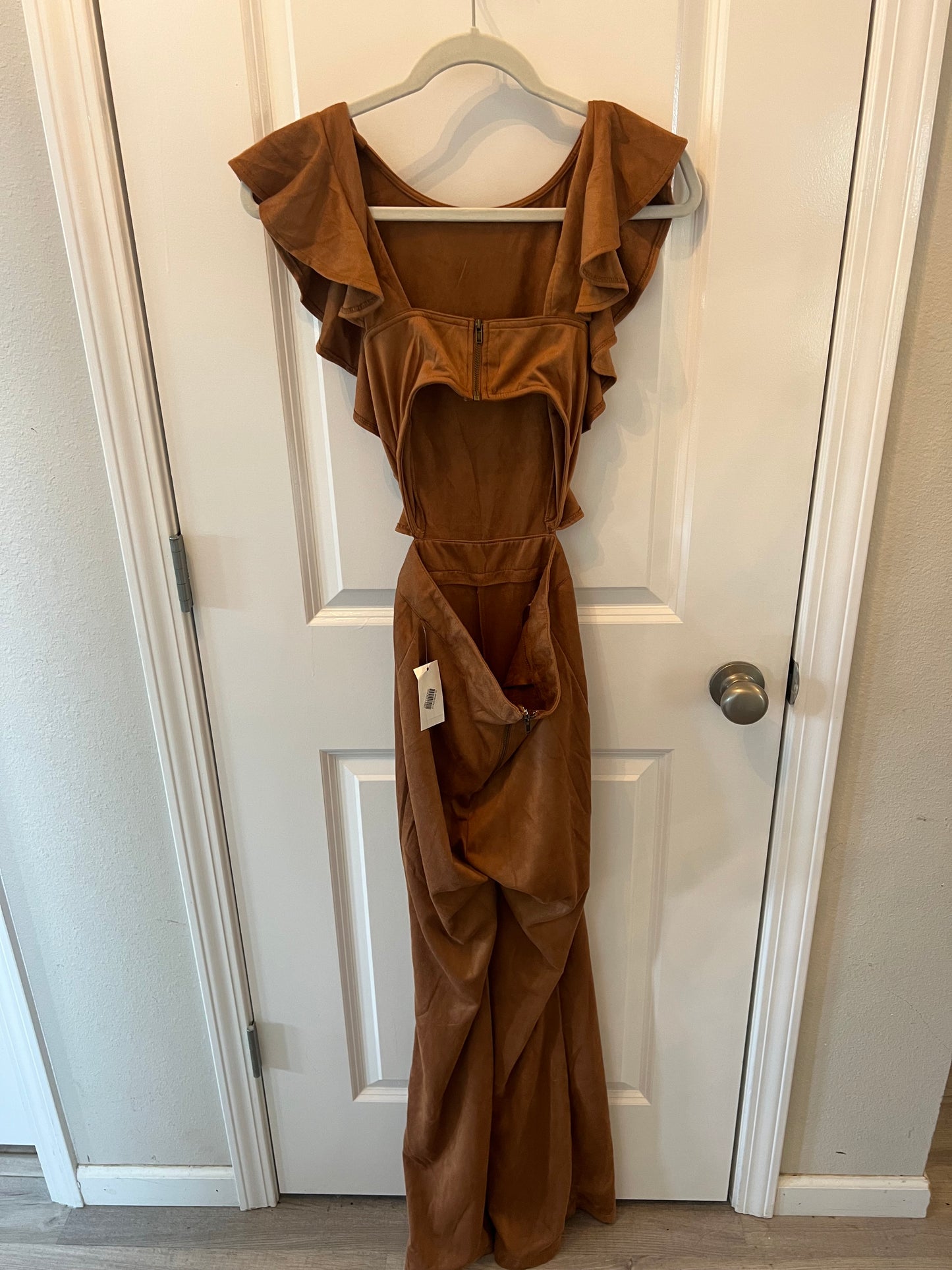 Ruffle Wide Leg Jumpsuit w Open Back Women’s Size Small Camel Brown NWT