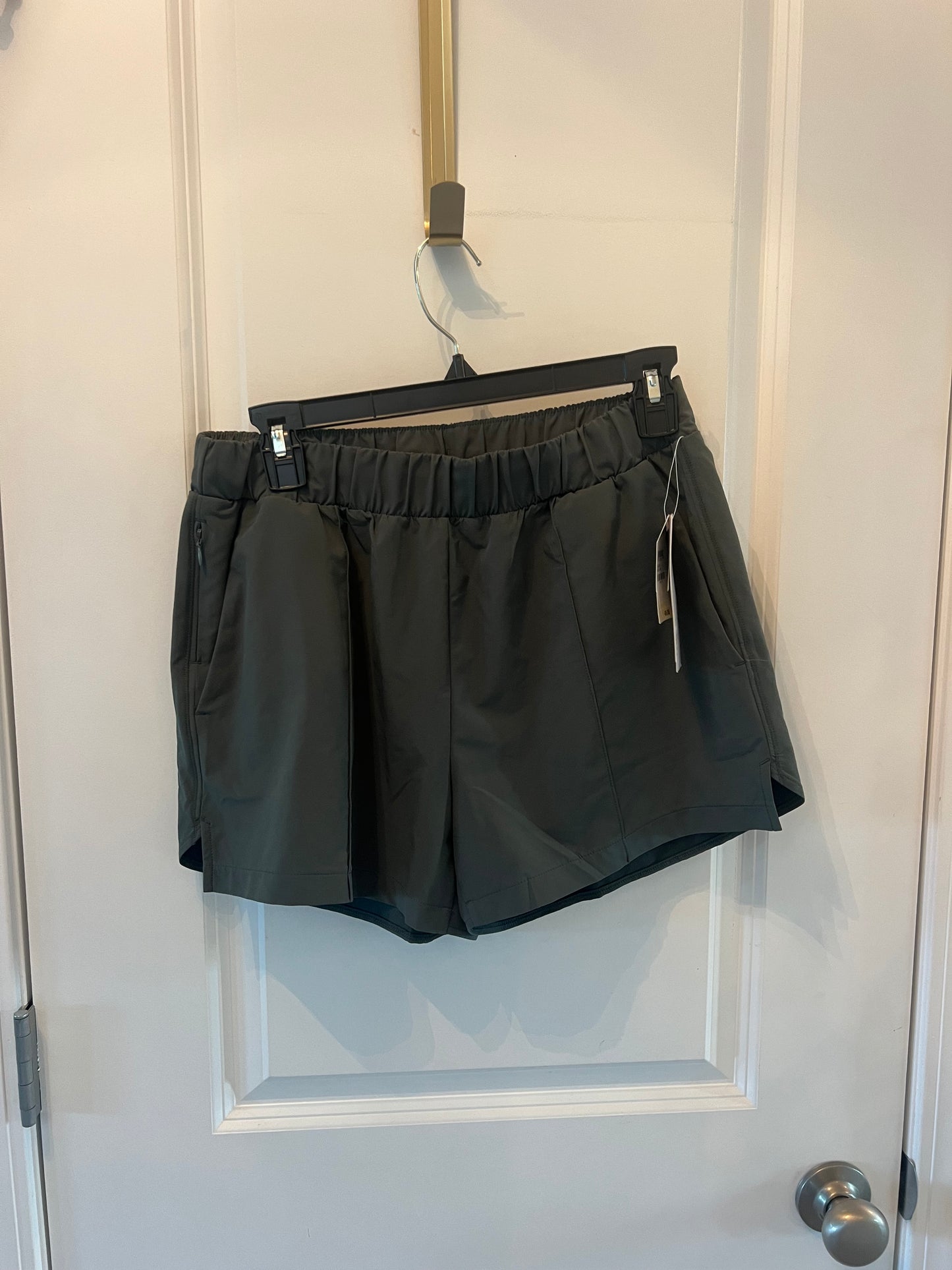 Women’s Zella Shorts Size Small