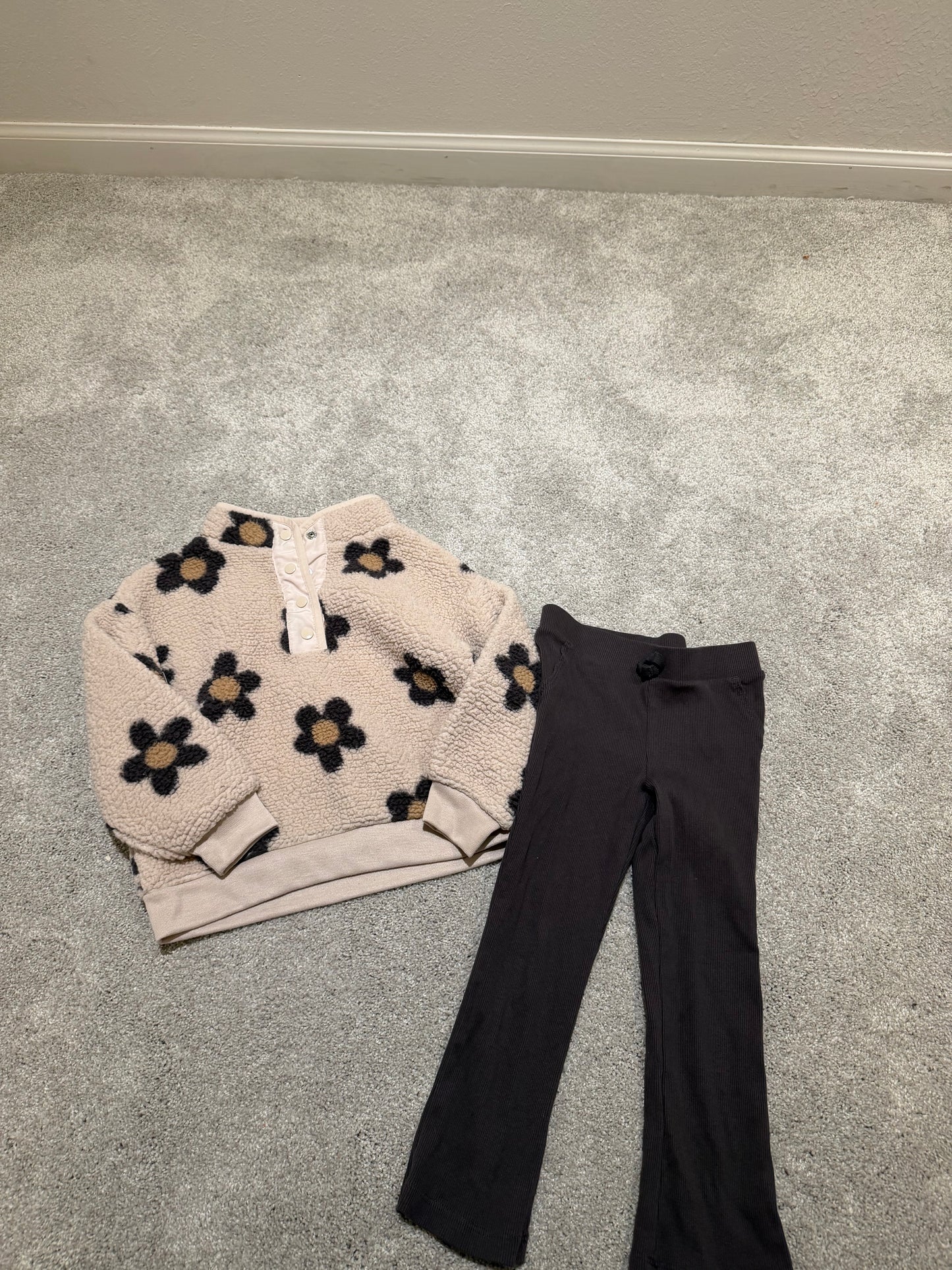 Flower Pullover & Pants Outfit Toddler Size 5T
