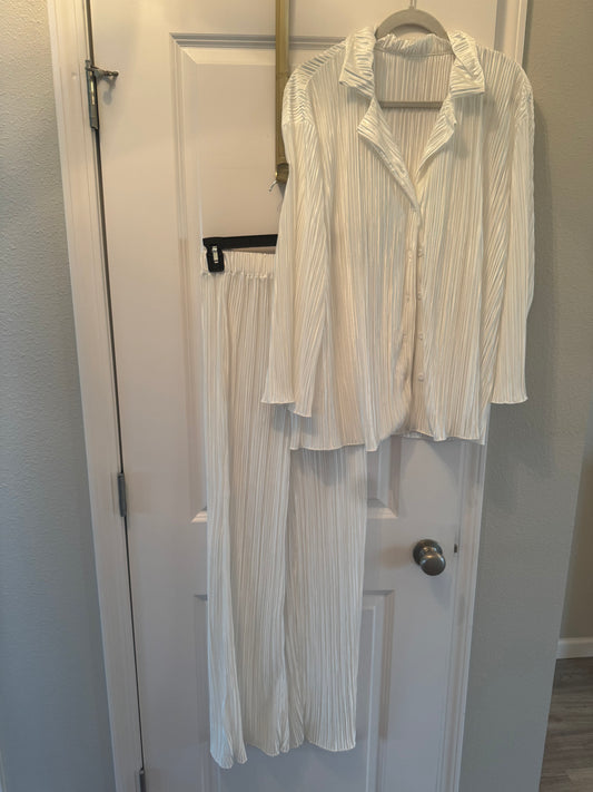 Pleated Two Piece Matching Set Women’s Medium White
