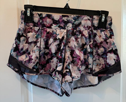 Lululemon Hotty Hot 2.5 inch Floral Active Shorts Women’s Size 6 Purple