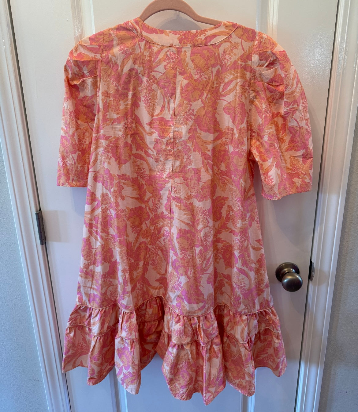 Floral Swing Dress w Puff Sleeves Women’s Size Large Peach