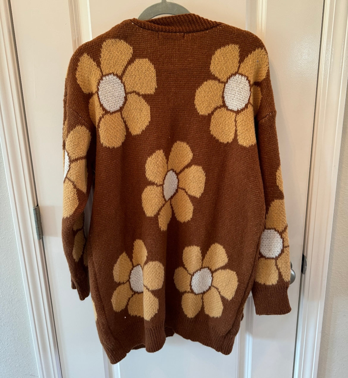 Bold Flower Print Cardigan Sweater Women’s Size Medium Brown