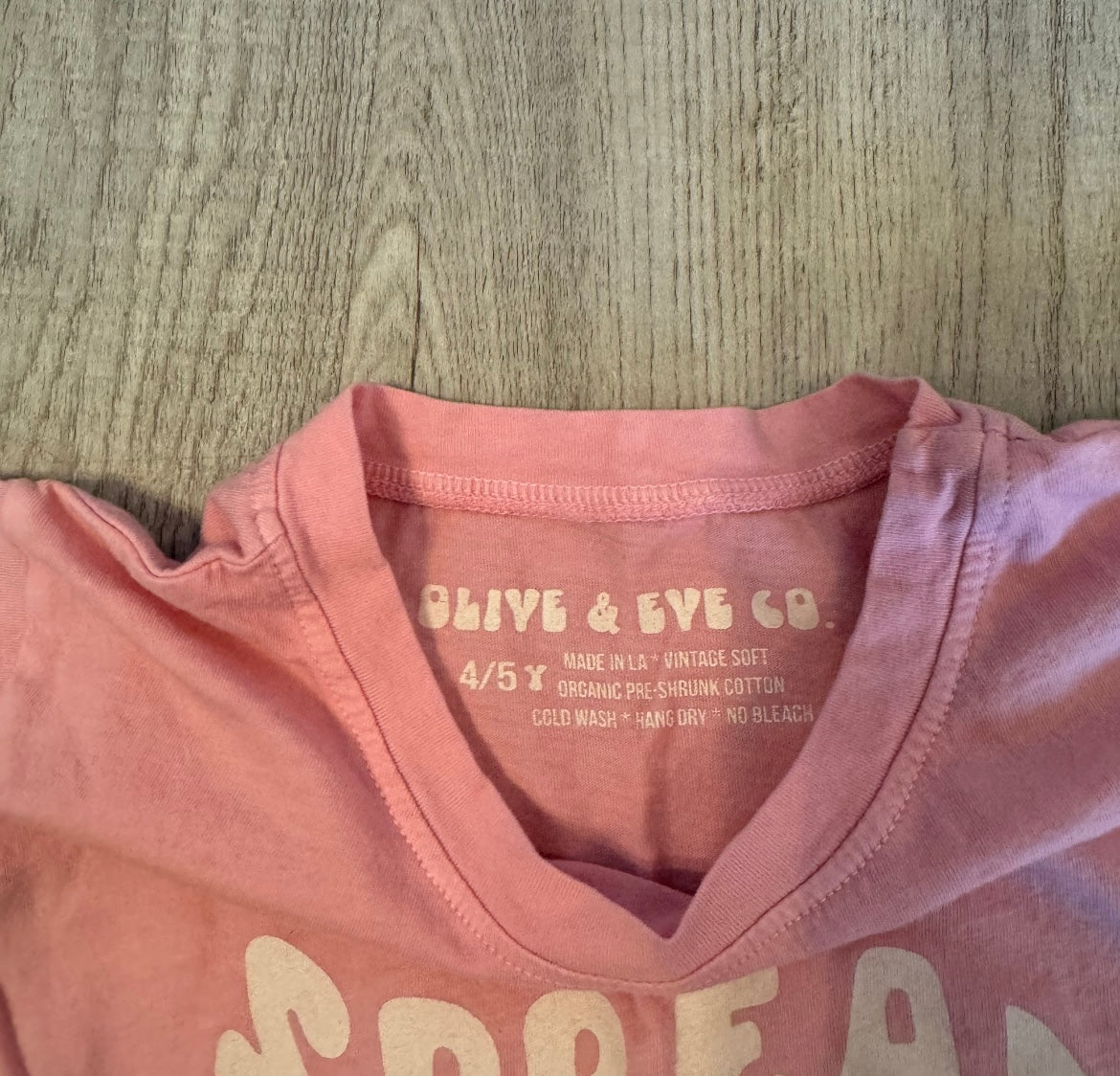 Olive & Eve Co Spread Joy and Cheer Graphic Tee Girl’s Size 4-5 Years Pink