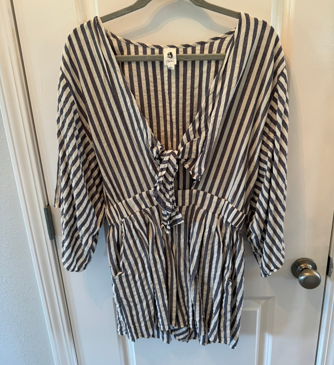 Vertical Stripe Romper Women’s Size Large Blue White