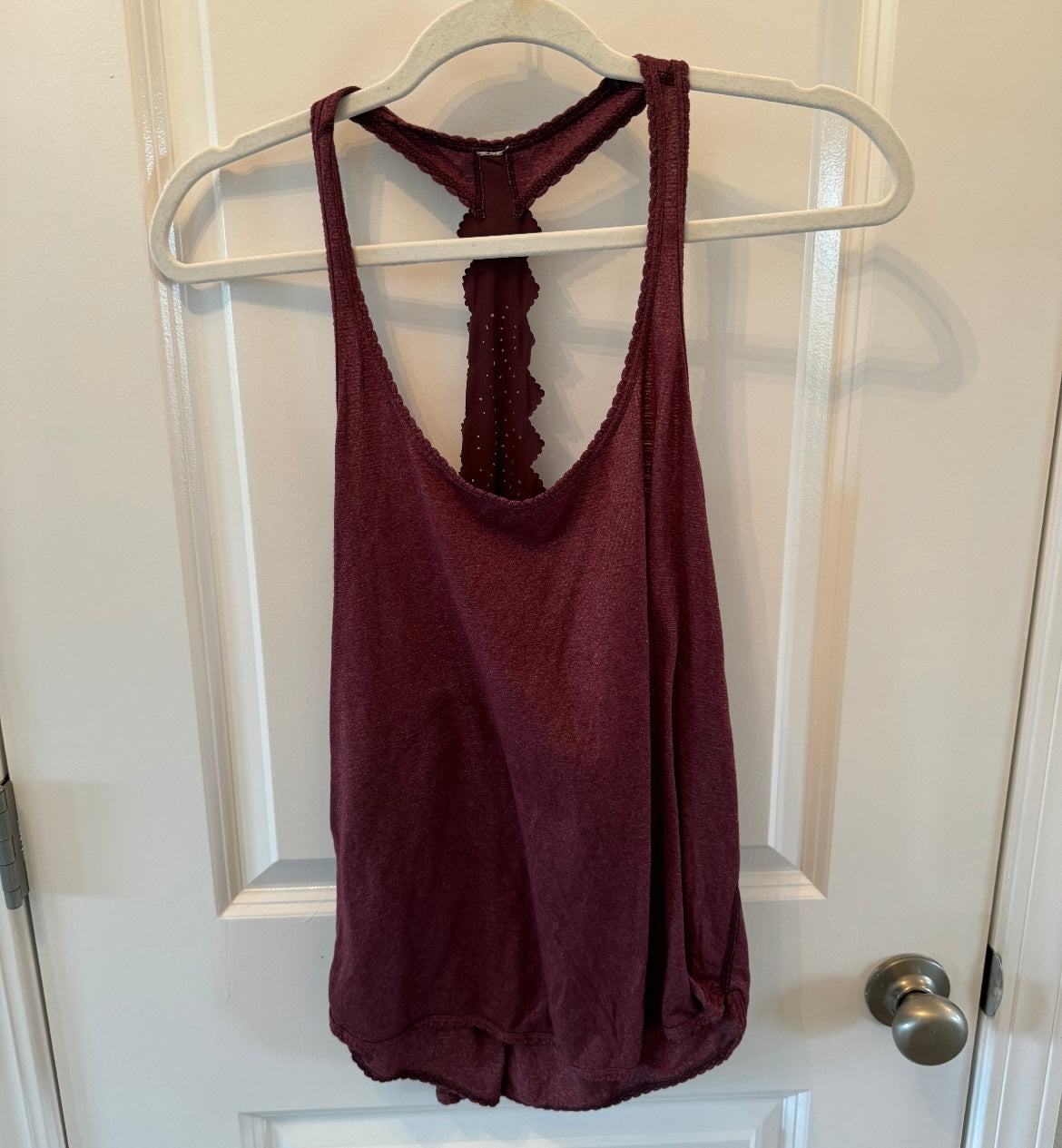 Lululemon Racer Back Crochet Back Detail Women’s Size 8 Burgundy