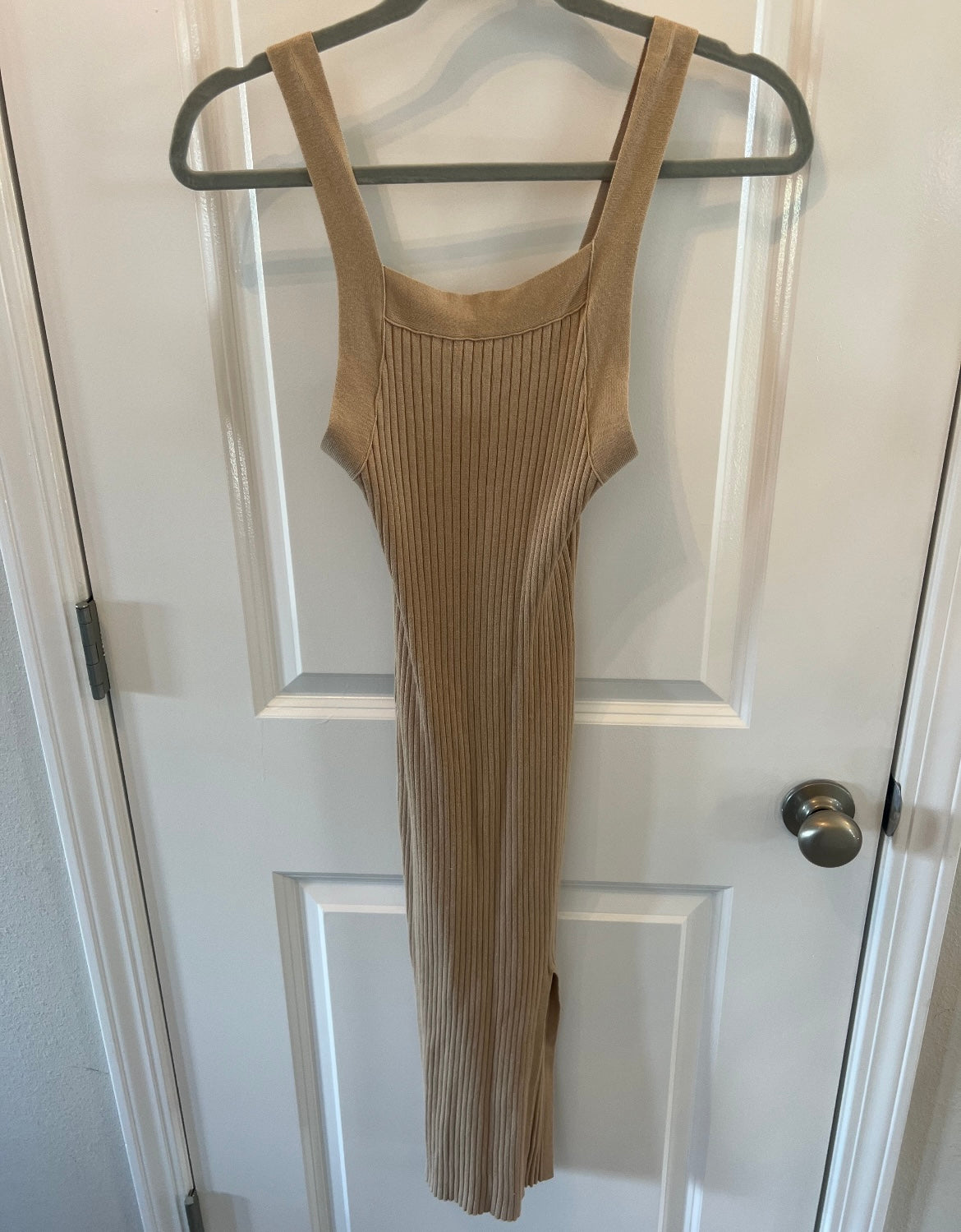 Abercrombie & Fitch Ribbed Knit Midi Dress w Slit Women’s Size XS Tan