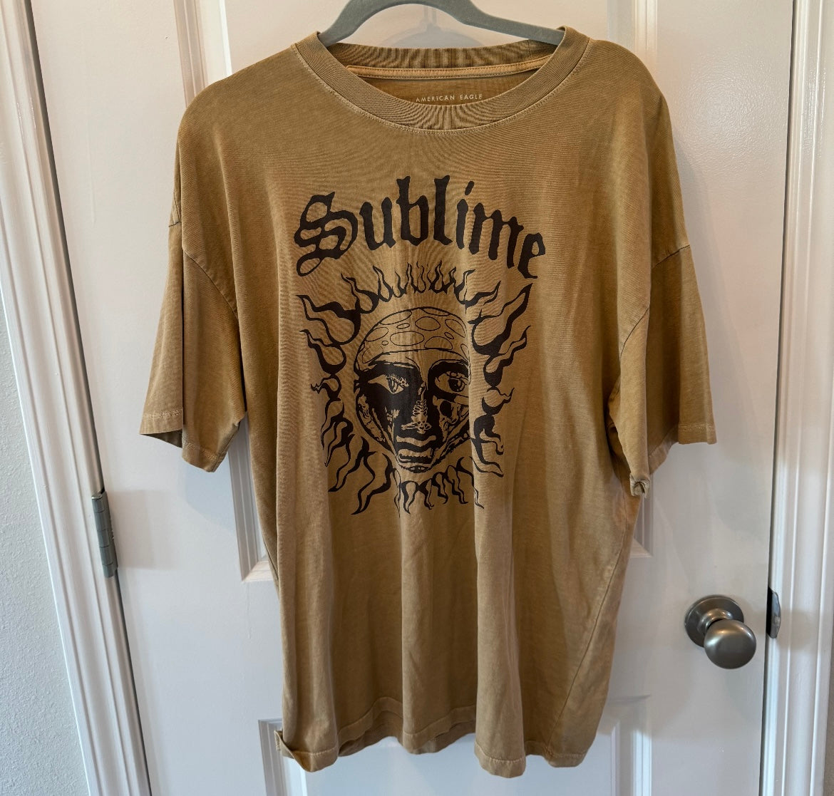 American Eagle Sublime Band Tee Short Sleeve Graphic Women’s Size Medium Tan