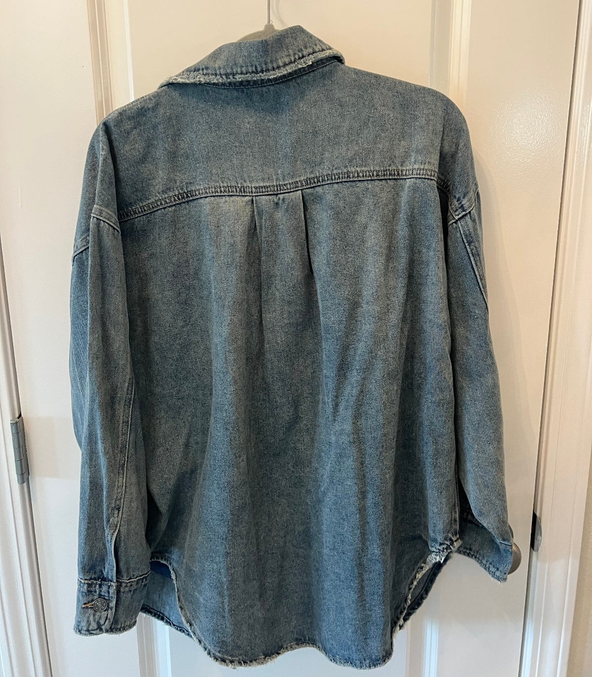 Lightweight Button Front Denim Shacket Women’s Size Small