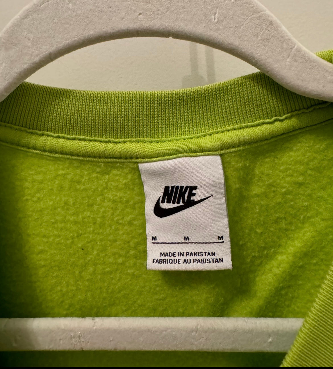 Nike Crew Sweatshirt Women’s Medium Lime Green