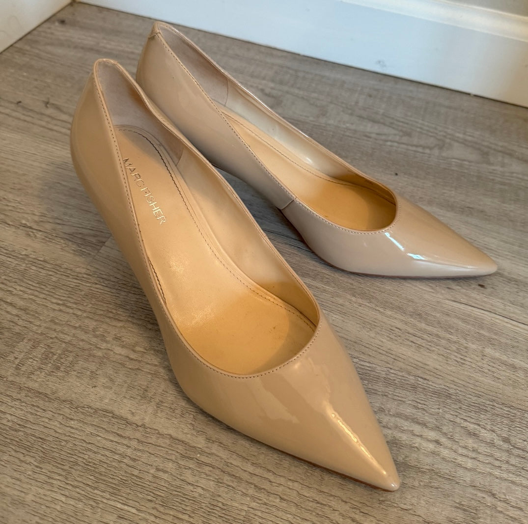 Marc Fisher Kitten Heel Patent Leather Pumps Women’s Size 8.5 Light Natural