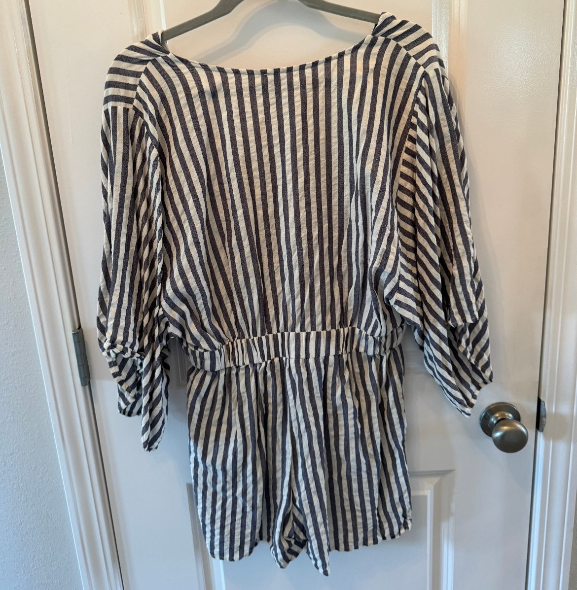 Vertical Stripe Romper Women’s Size Large Blue White