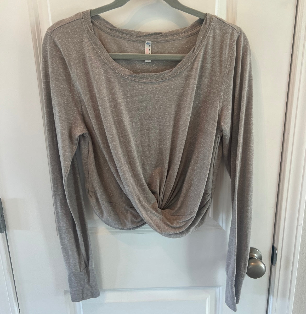 Free People FP Movement Knot Front Crop Long Sleeve Top Women’s Size Large 12-14 Oatmeal