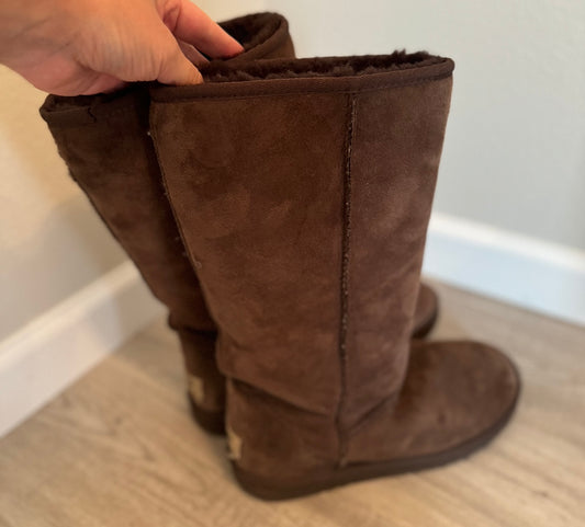 Ugg Classic Tall Boots Women’s Size 9 Chocolate