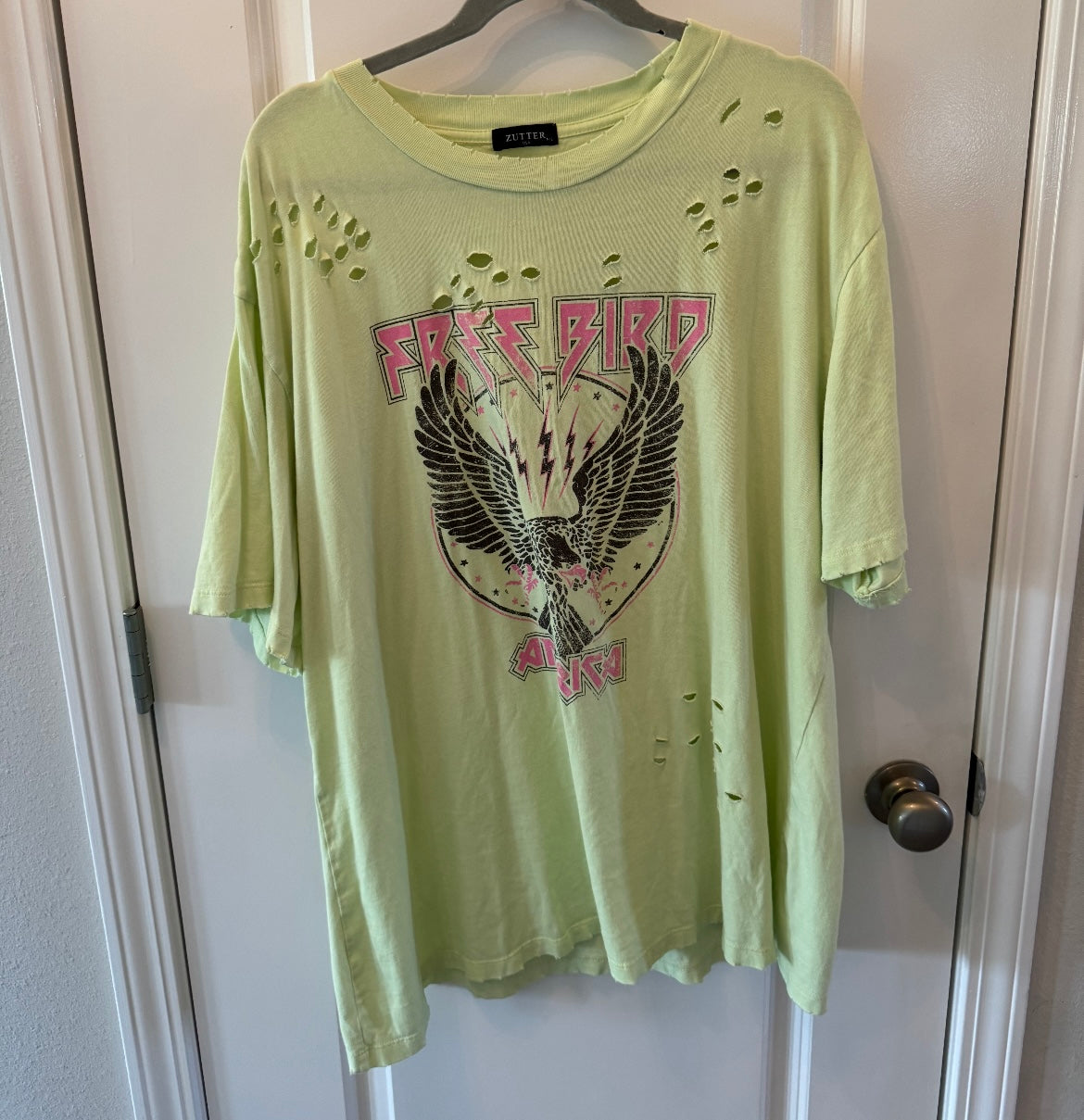 Distressed Free Bird Band Tee Short Sleeve Graphic Women’s Size M/L Lime