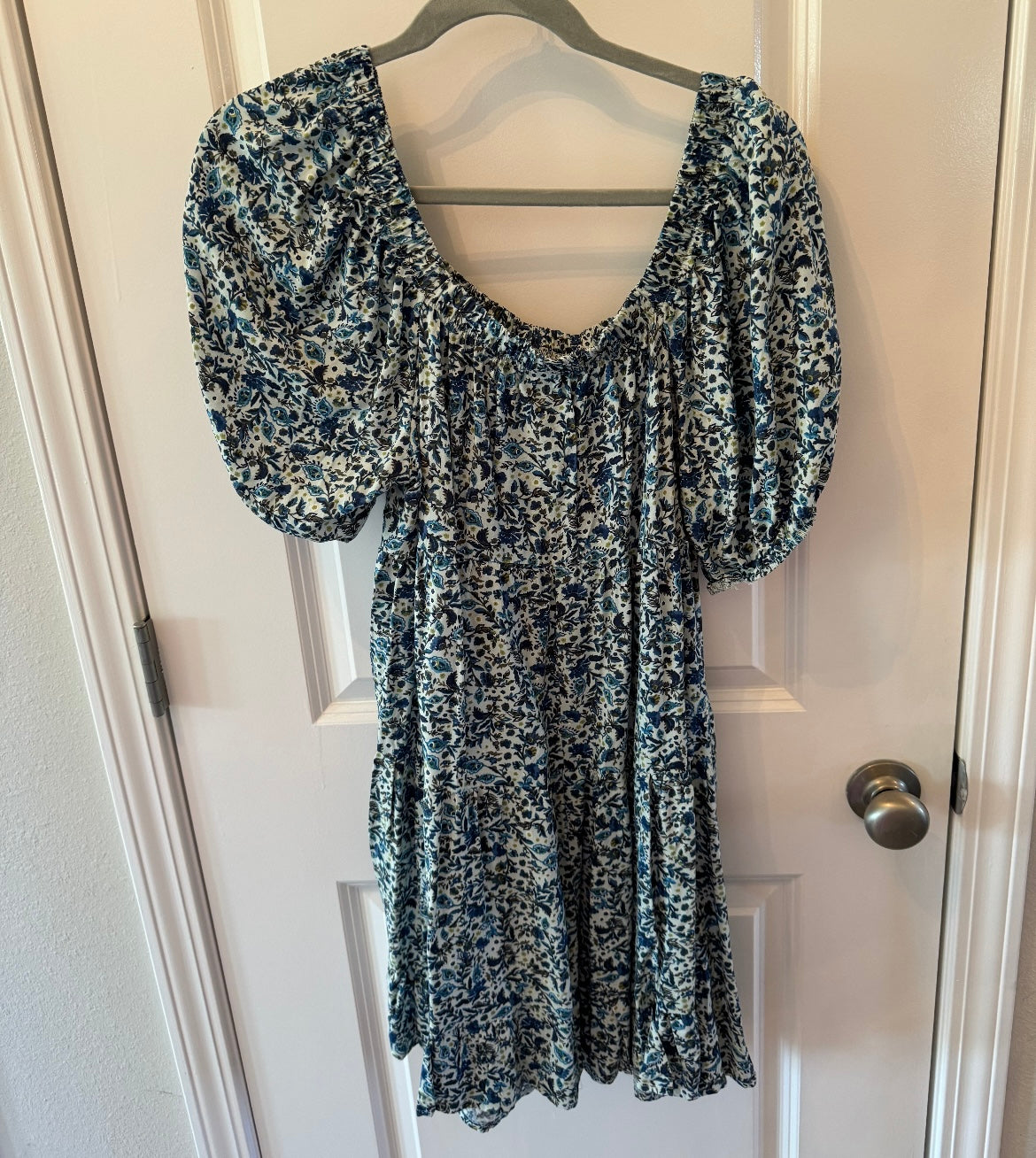 Ditzy Floral Mini Dress w Puff Sleeves Women’s Size Large Blue