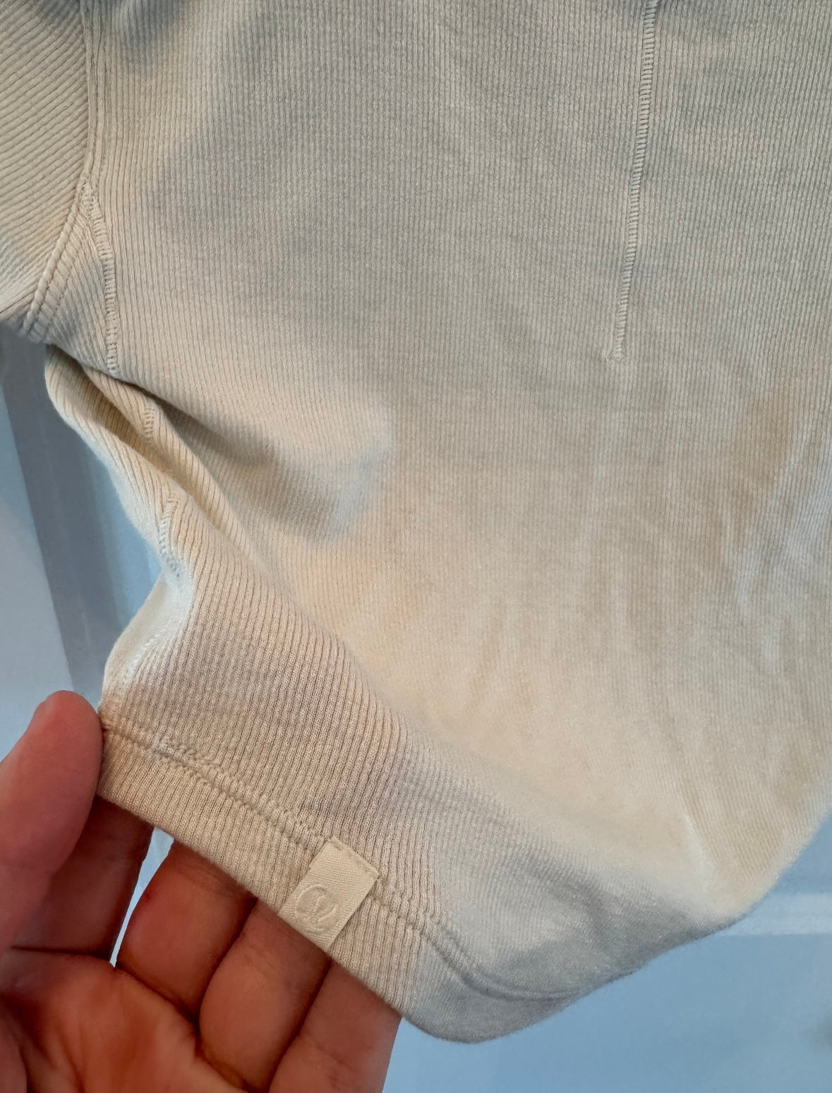 Lululemon Cropped Tee Women’s Size 2 Cream