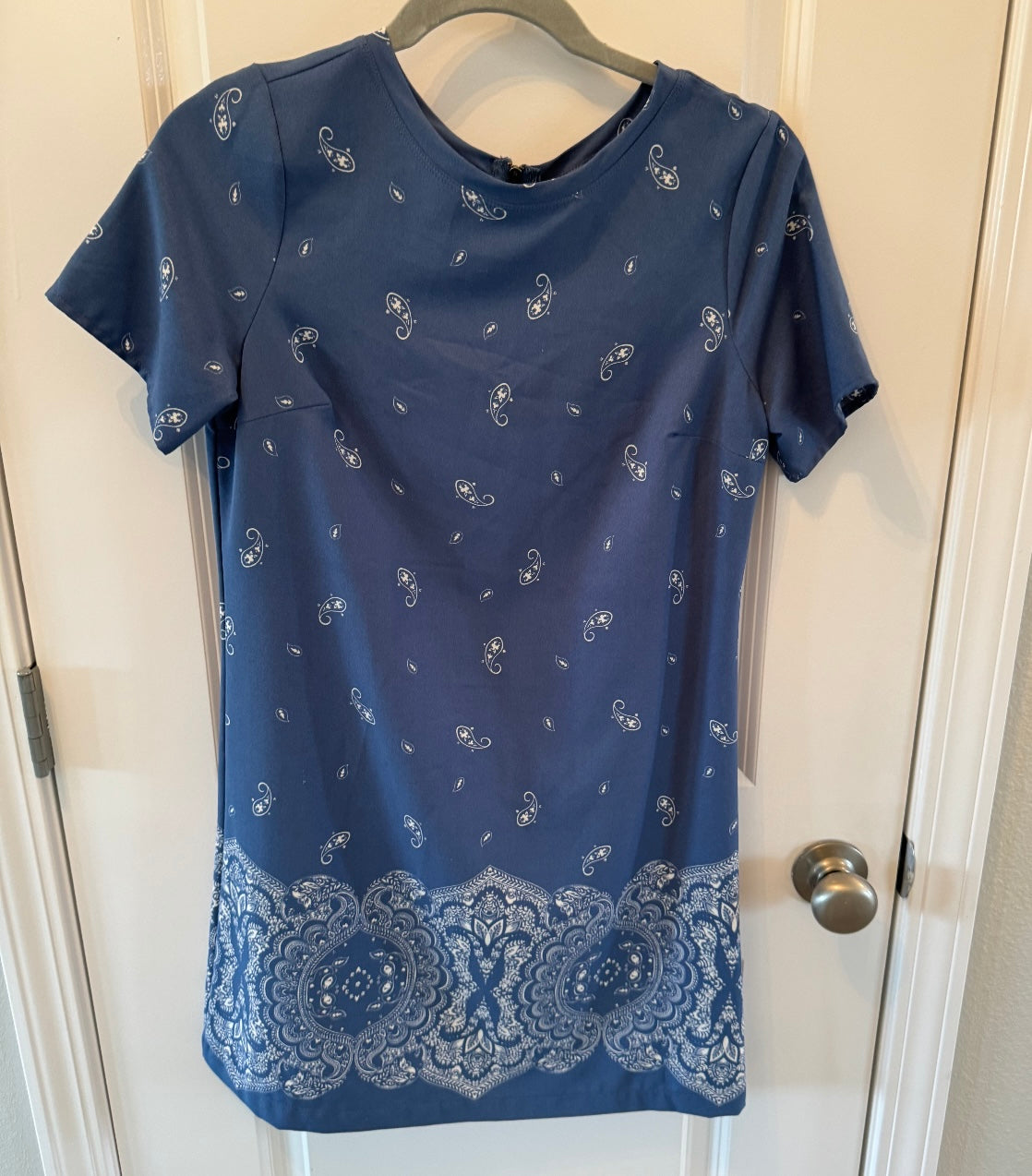 Abercrombie & Fitch Paisley Bandana Print Shift Dress w Exposed Zipper Women’s Size Small Blue