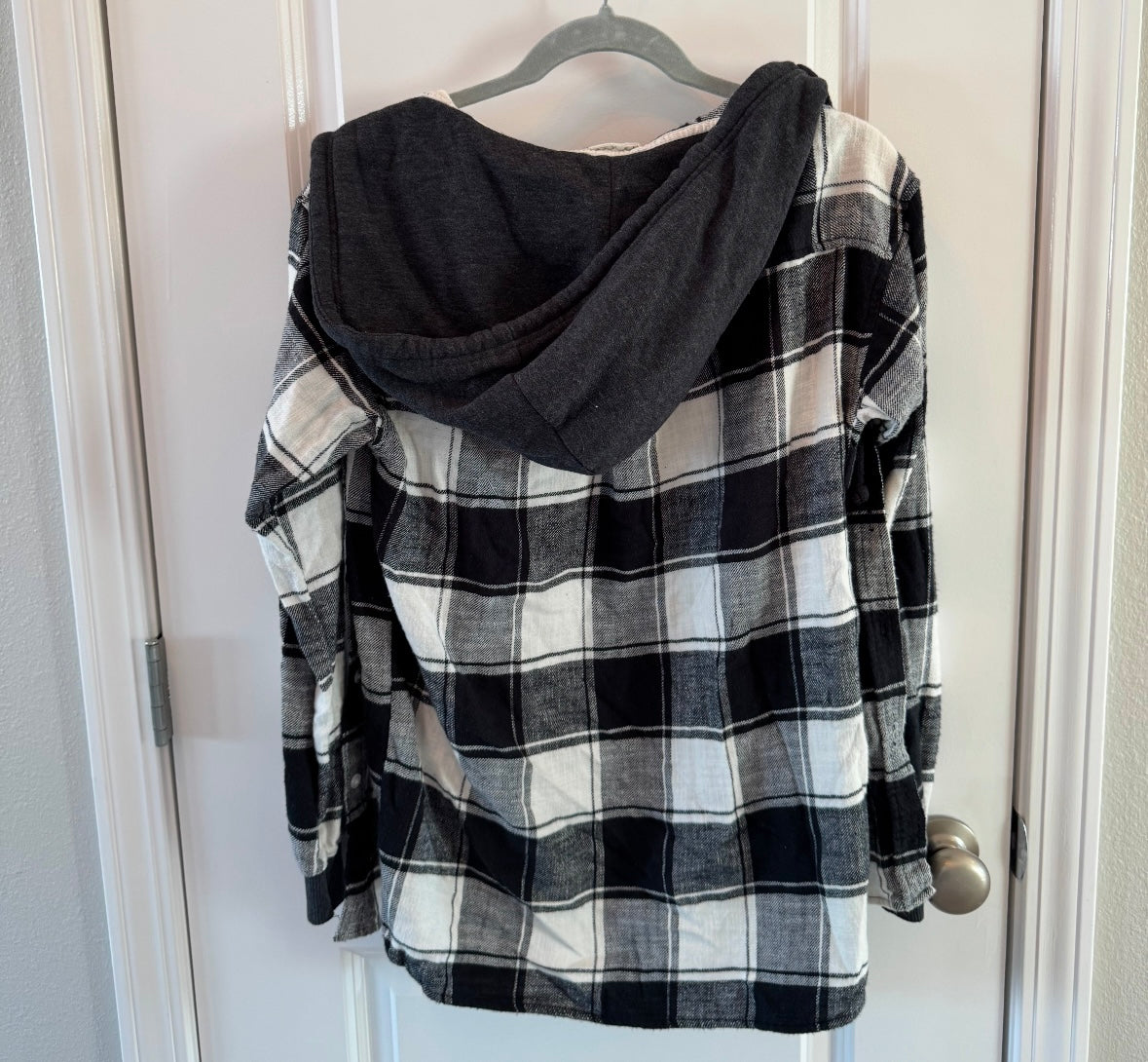 Plaid Hooded Flannel Women’s Size Small Black