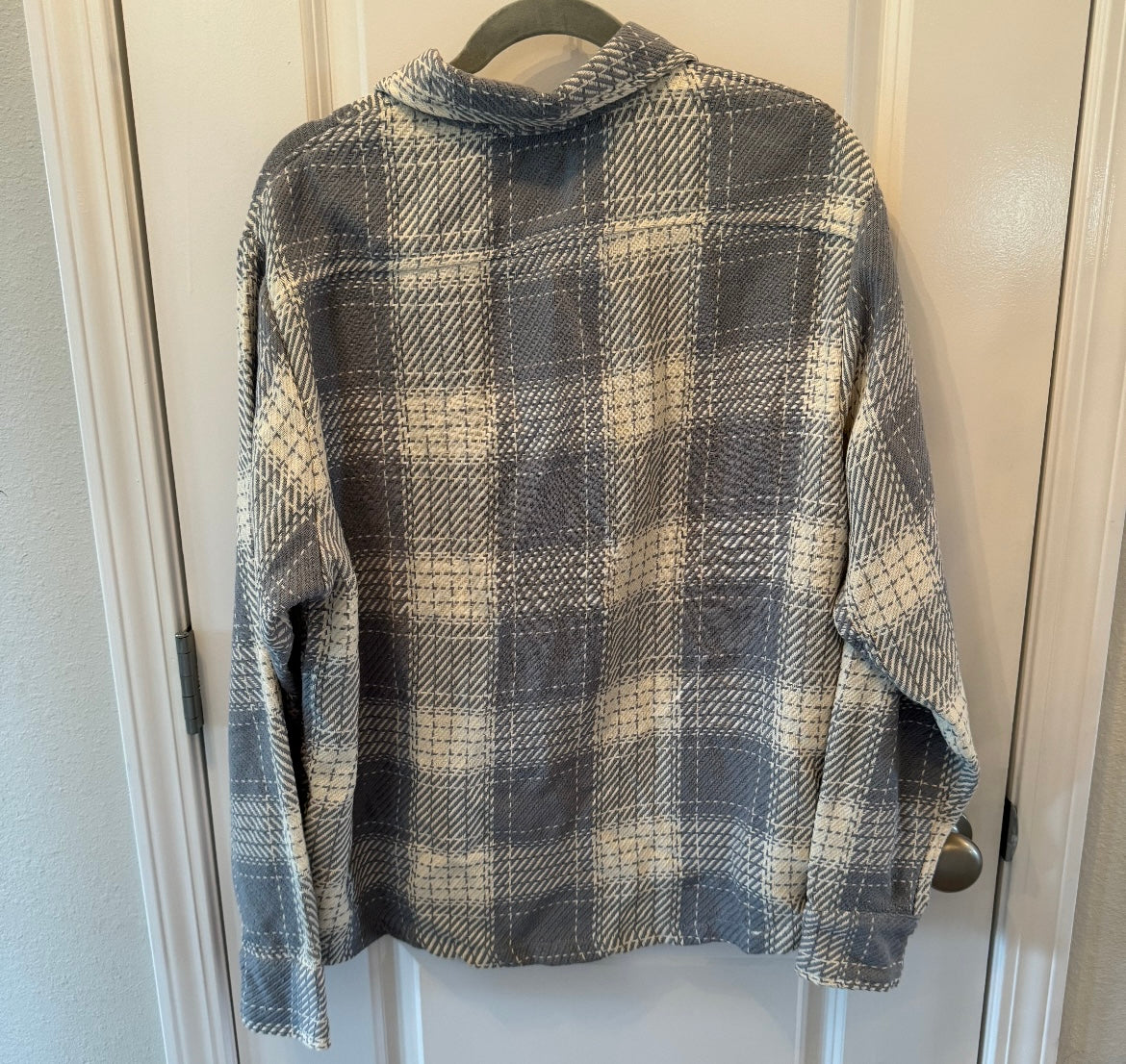 Plaid Flannel Shirt Long Sleeve Women’s Size Large Blue White