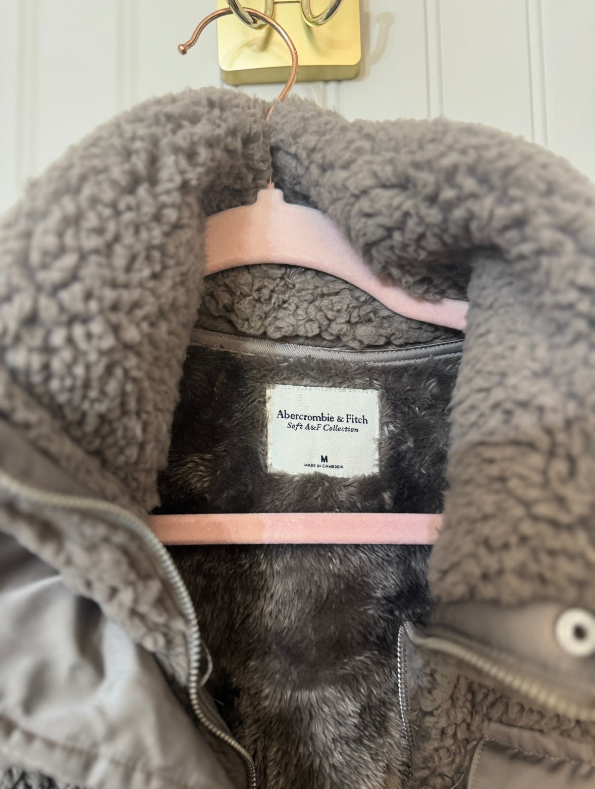 Abercrombie & Fitch Winter Resort Jacket Women’s Medium Gray