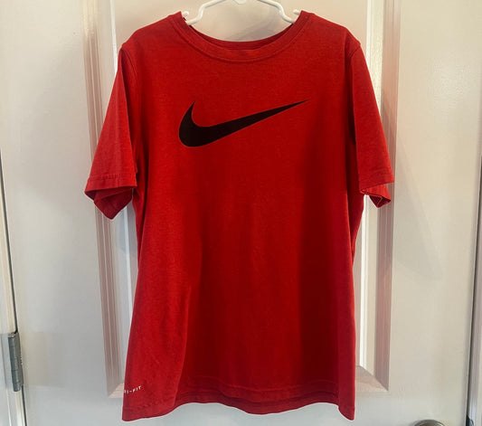 Nike Dri-Fit Logo Graphic Short Sleeve Tee Youth Boy’s Size Large Red