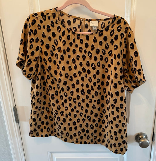 A New Day Leopard Print Top Women’s Size Large Tan