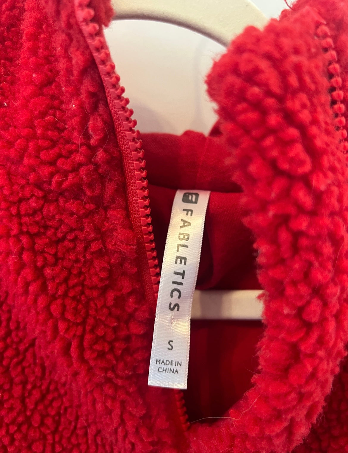 Fabletics Lotta Cocoon Zip Hoodie Nubby Fleece Full Zip Jacket Women’s Size Small Red