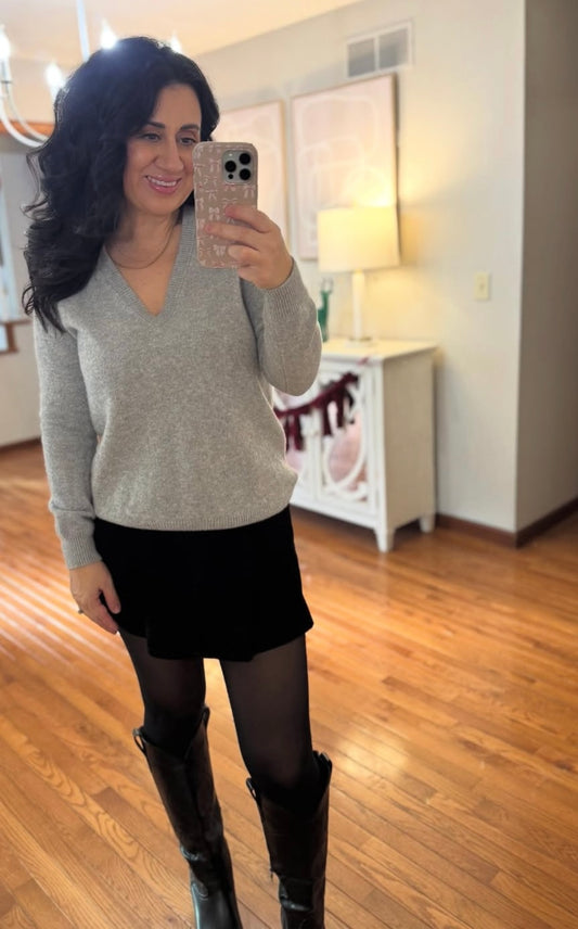 Vince VNeck Sweater Women’s Medium Heather Gray