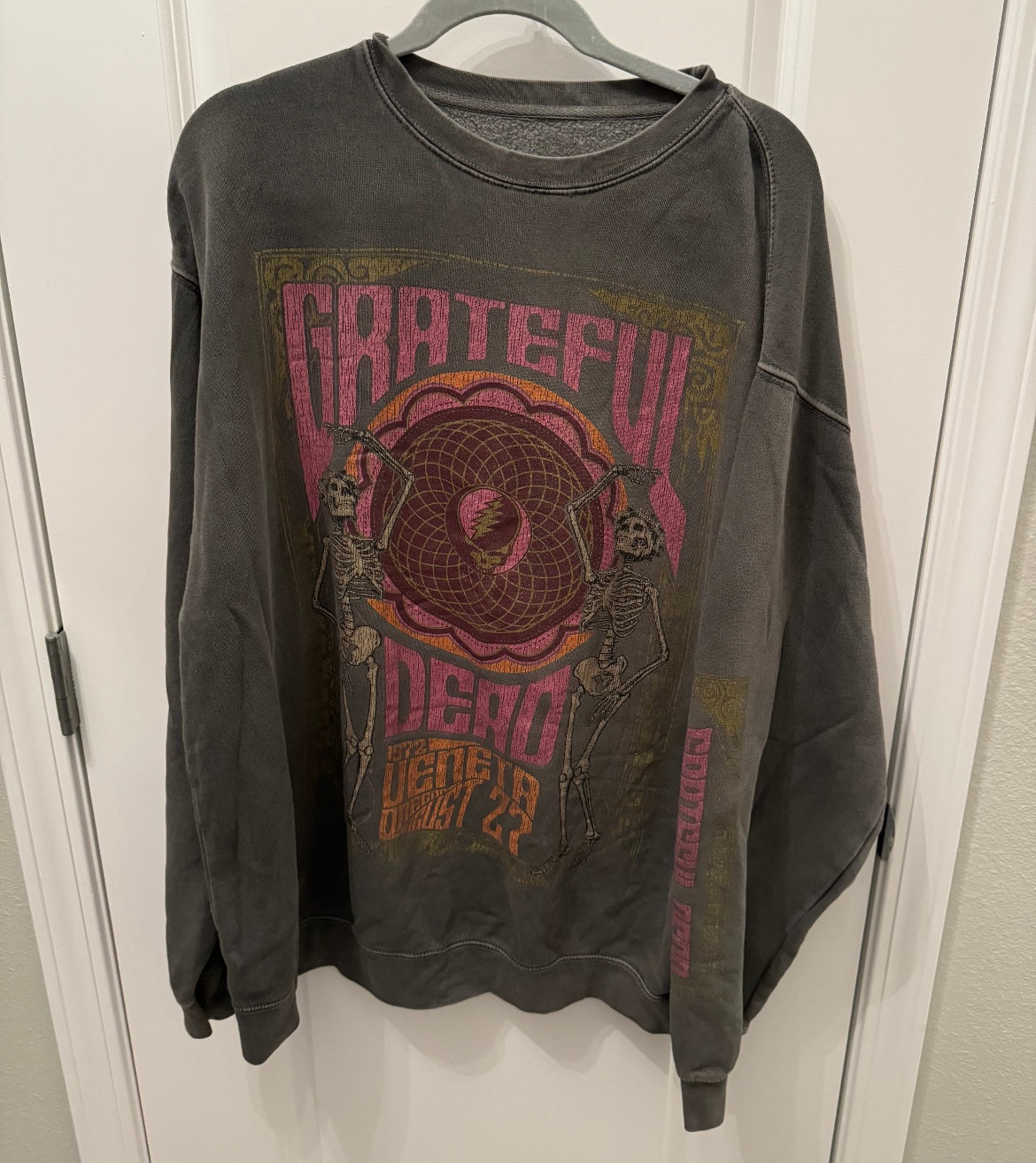 Grateful Dead Band Graphic Sweatshirt Women’s Large