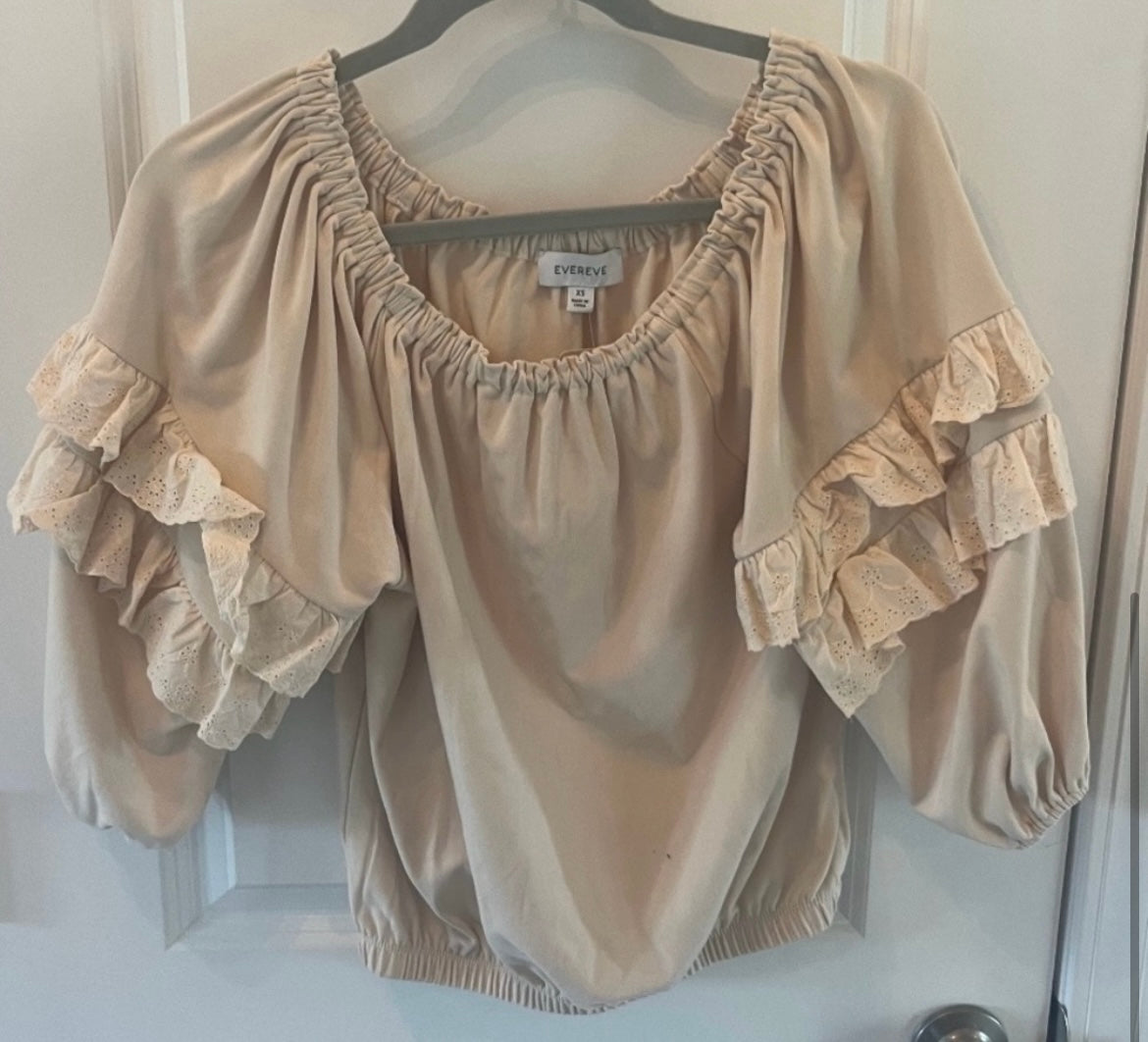 Evereve Cory Knit Ruffle Off Shoulder Top Women's Size XS 0-2 Sand