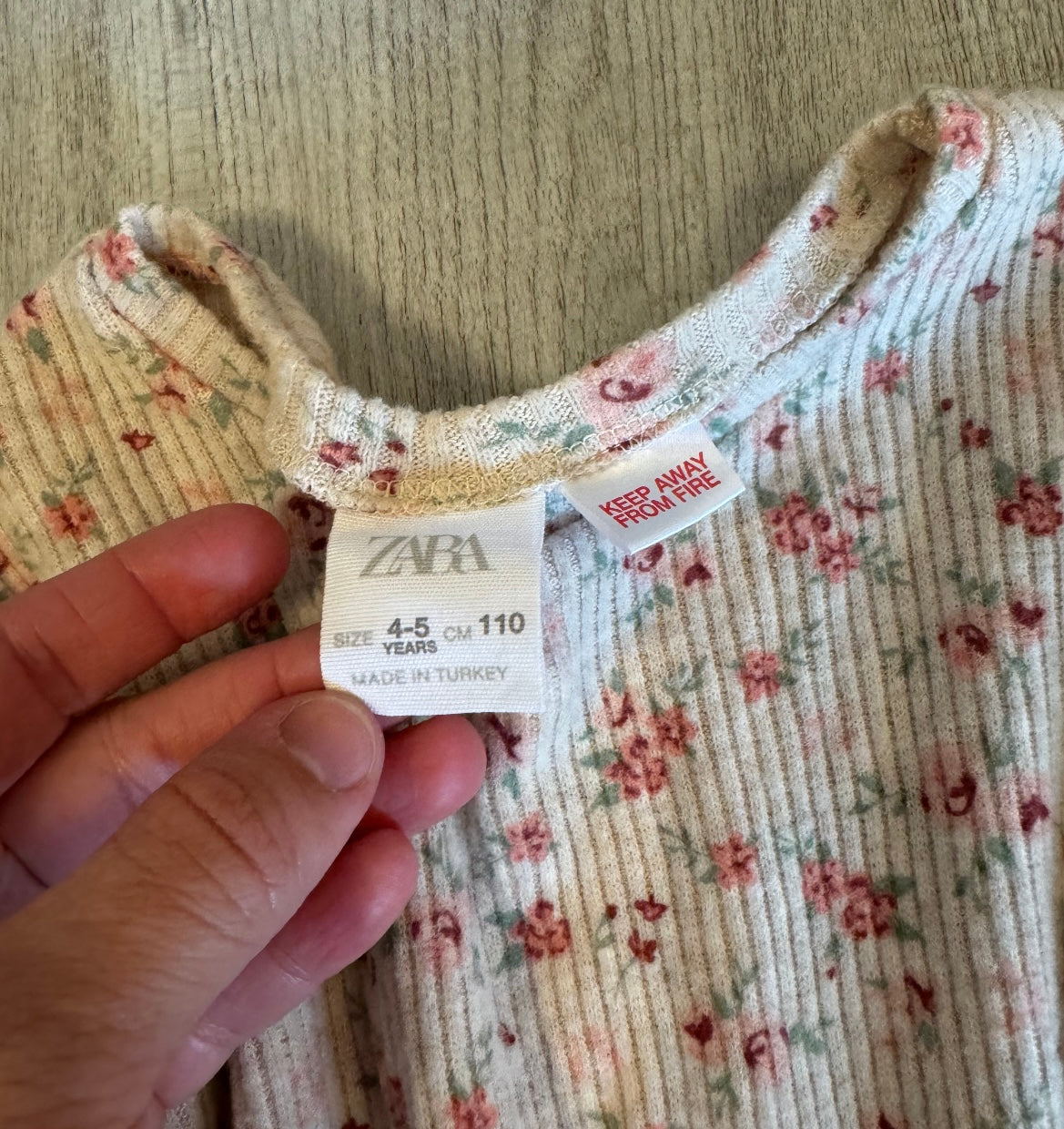 Zara Ribbed Knit Floral Ruffle  Matching Set Girl’s Size 4-5 Years Cream