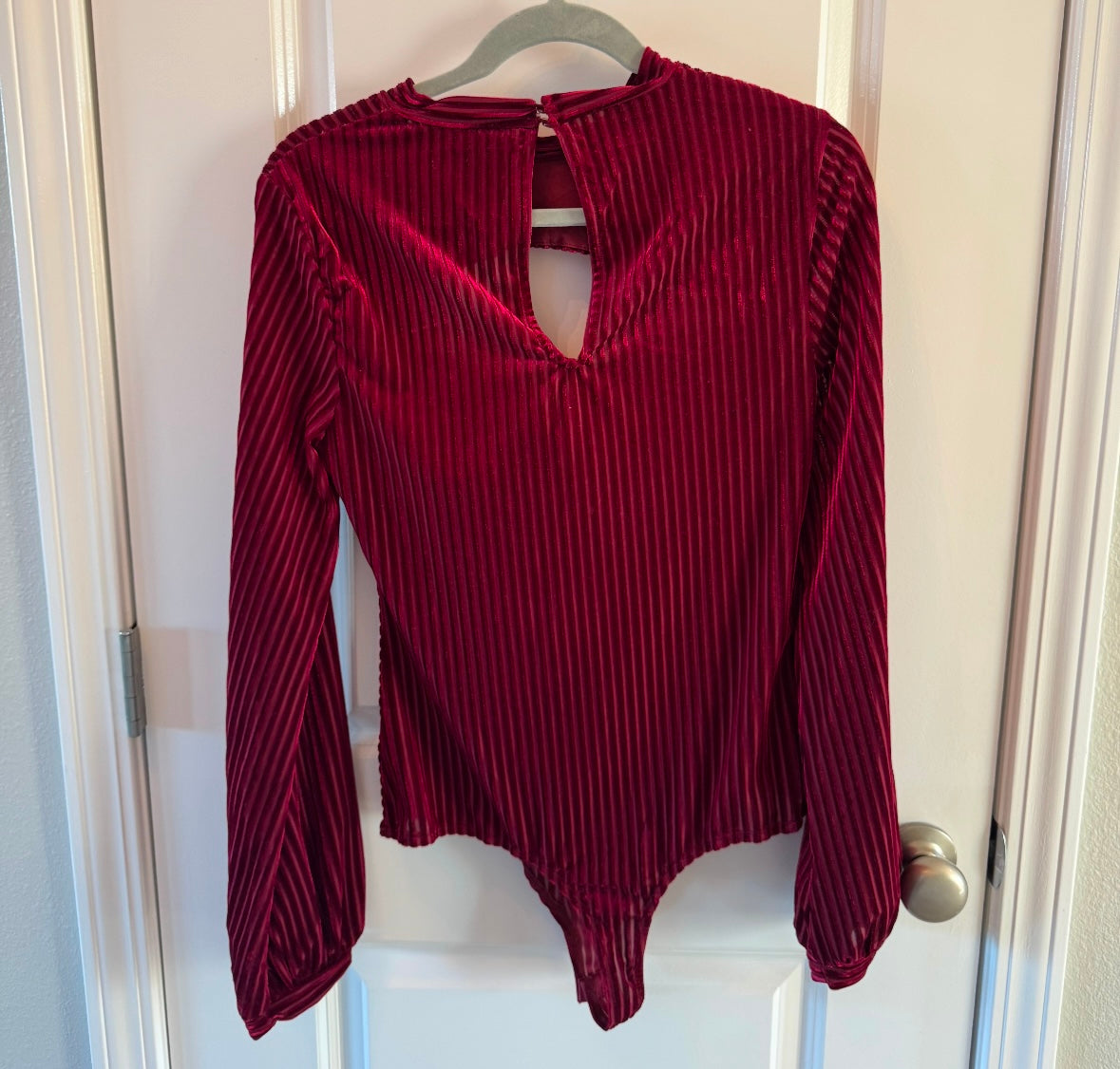 Lulu’s Stripe Bustier Bodysuit Women’s Size Large Burgundy