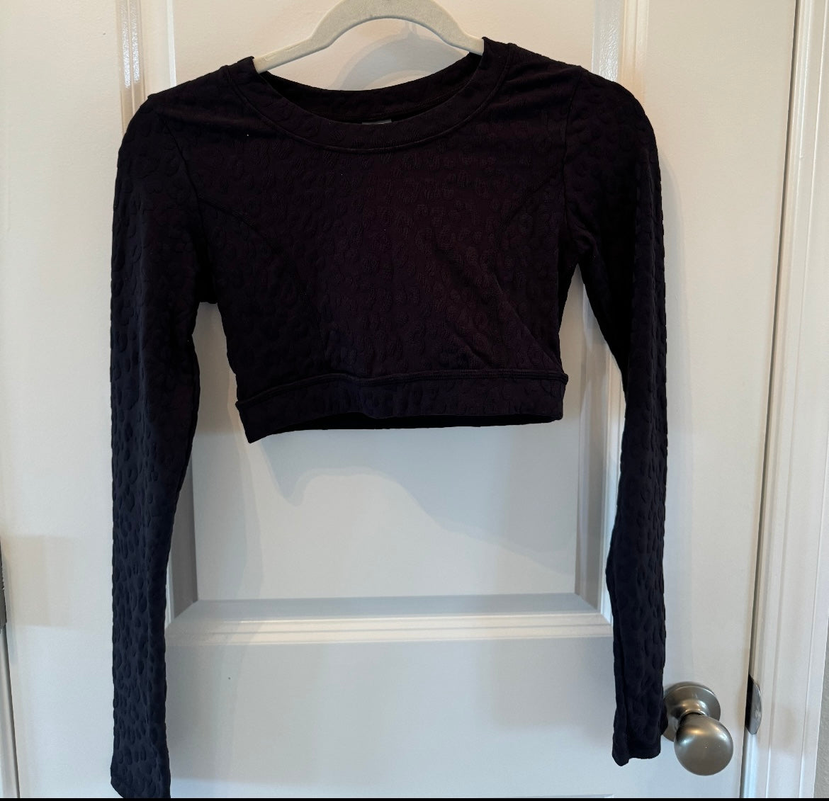 Mono B Cropped Long Sleeve Active Top Women’s Size Small Black