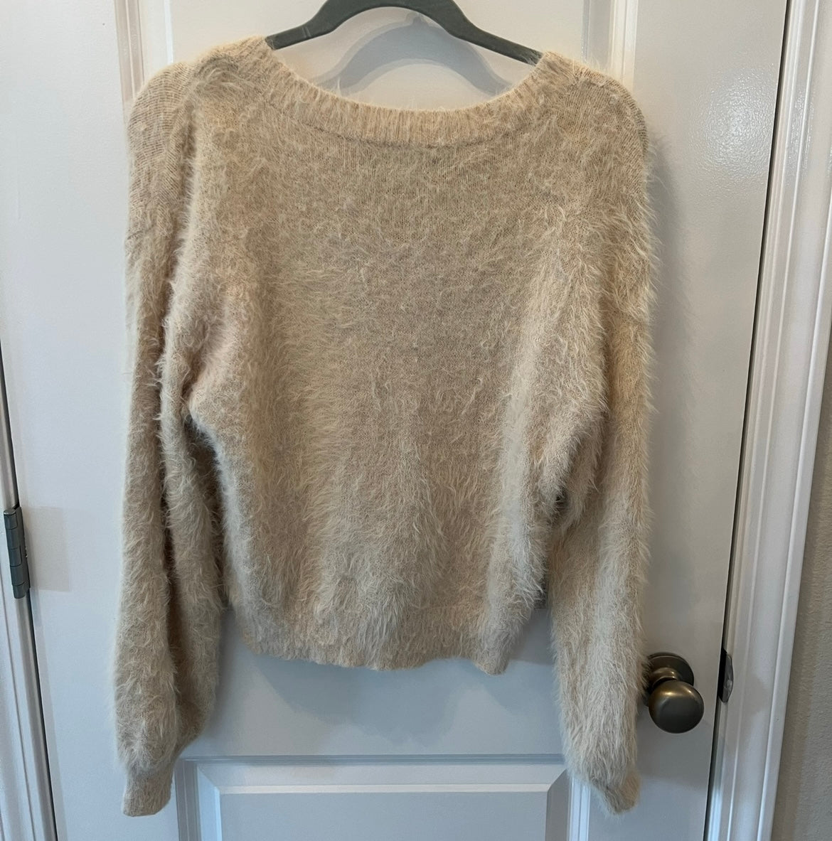 American Eagle Weekend Eyelash Fuzzy Sweater Women’s Size Small Cream