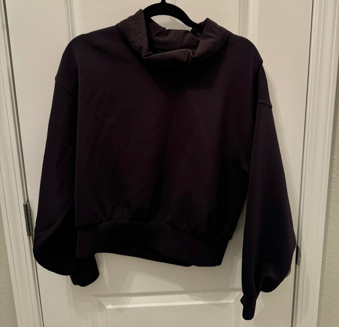 Lululemon Funnel Neck Pullover Women’s 8 Black