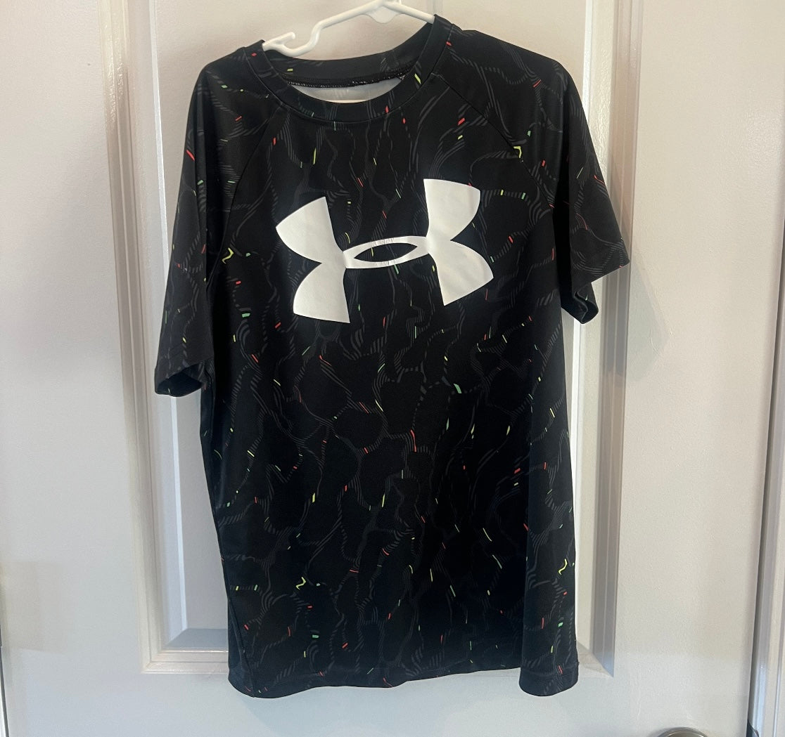 Under Armour Loose Fit Logo Graphic Short Sleeve Tee Youth Boy’s Size Medium Black