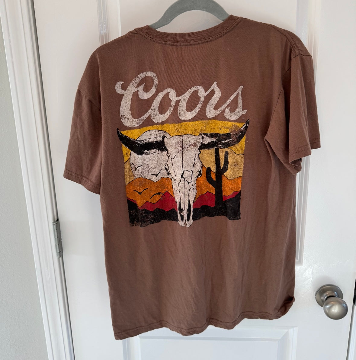 Coors Graphic Tee Men’s Size Medium Brown
