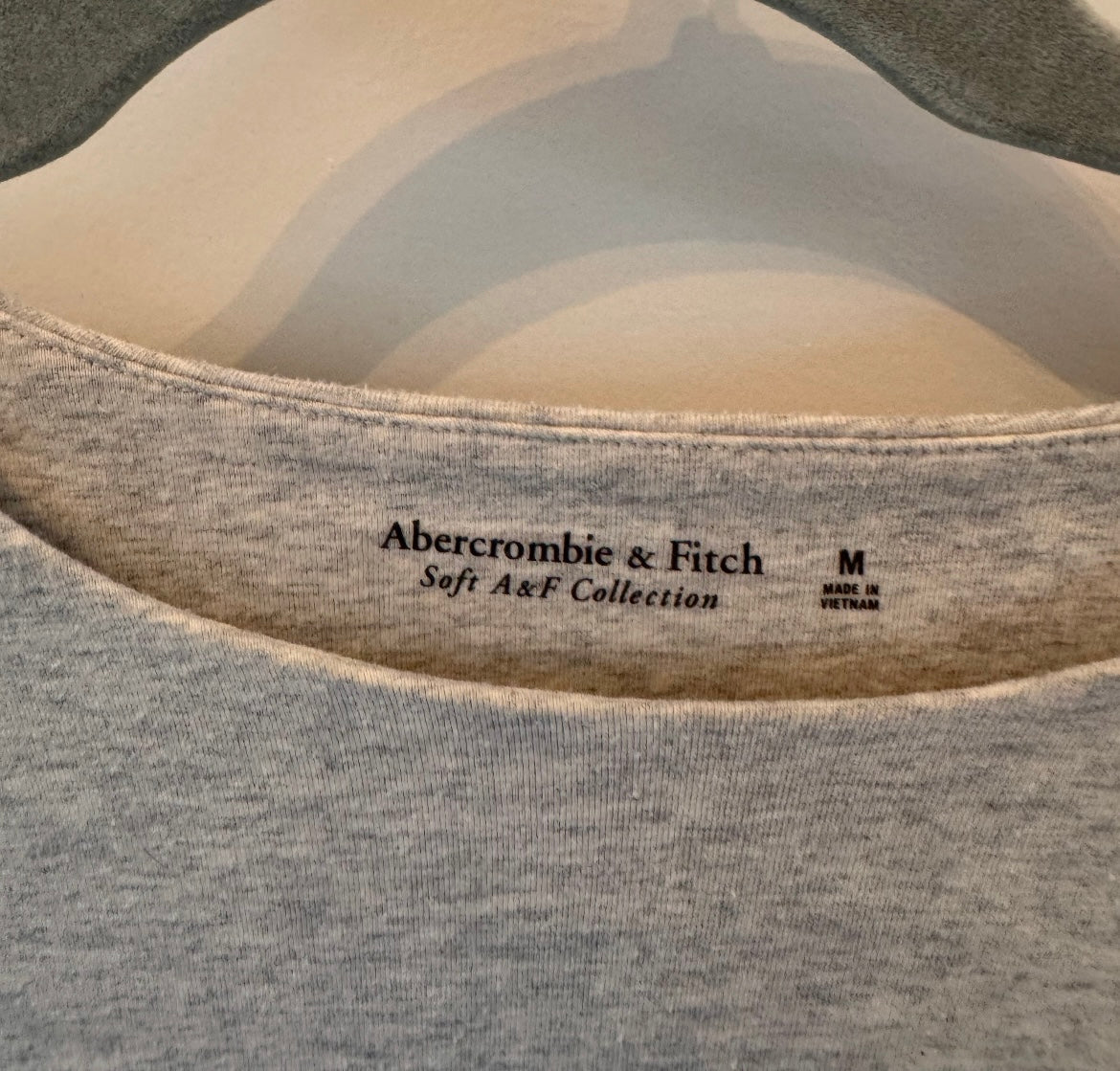 Abercrombie & Fitch Long Sleeve Tee Women’s Medium Heather Gray